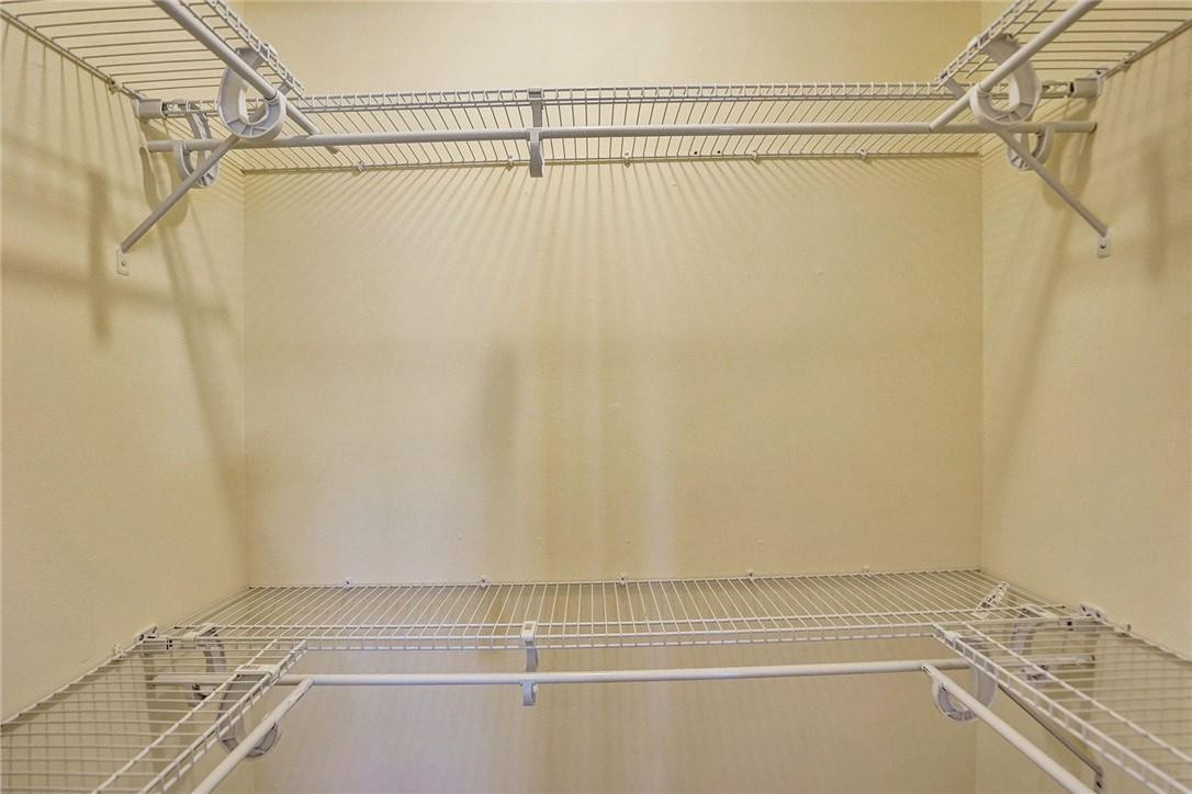 LYONS WEST 137-40 B - Residential