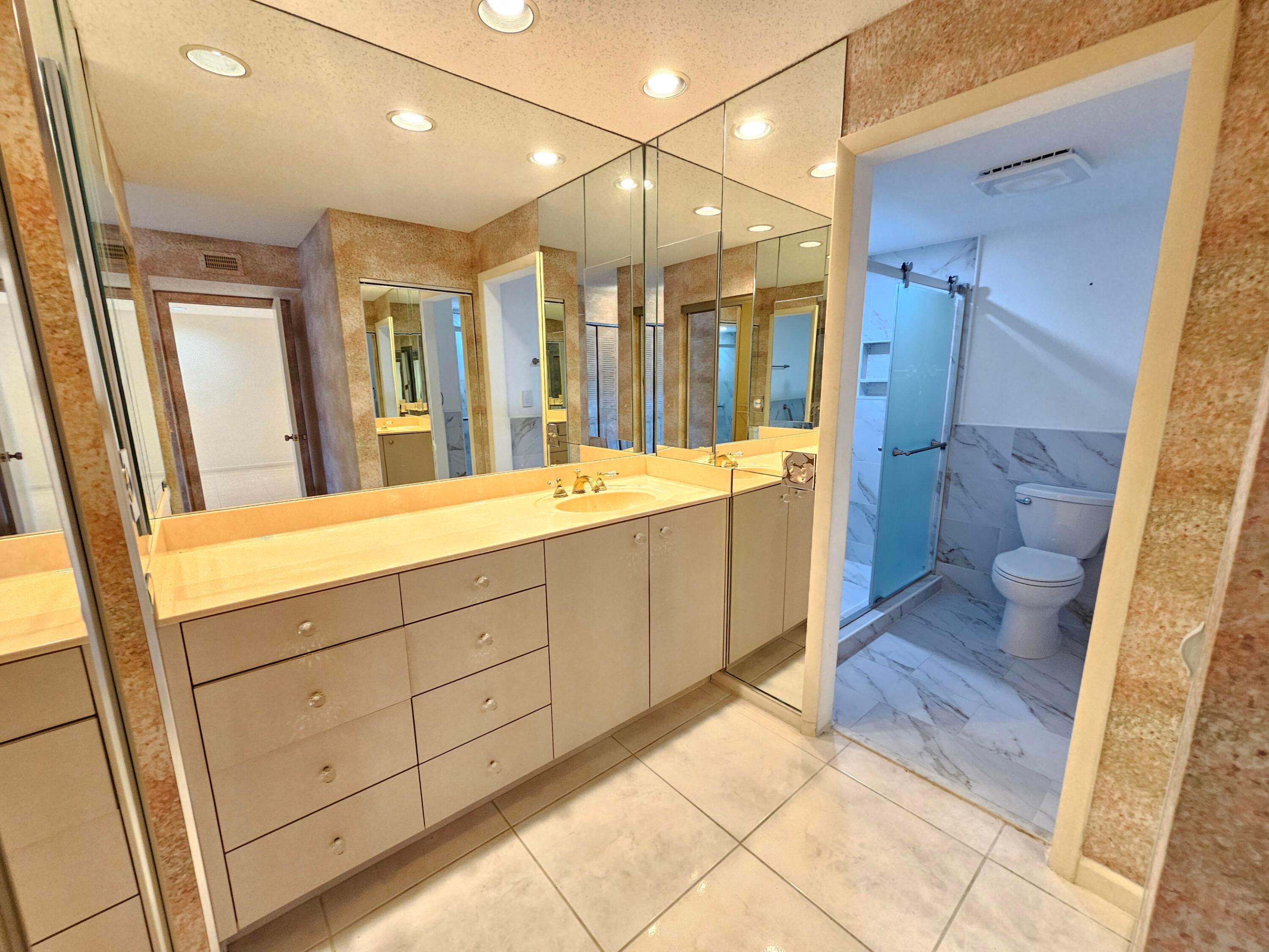 GLADES OF BOCA LAGO CONDO - Residential