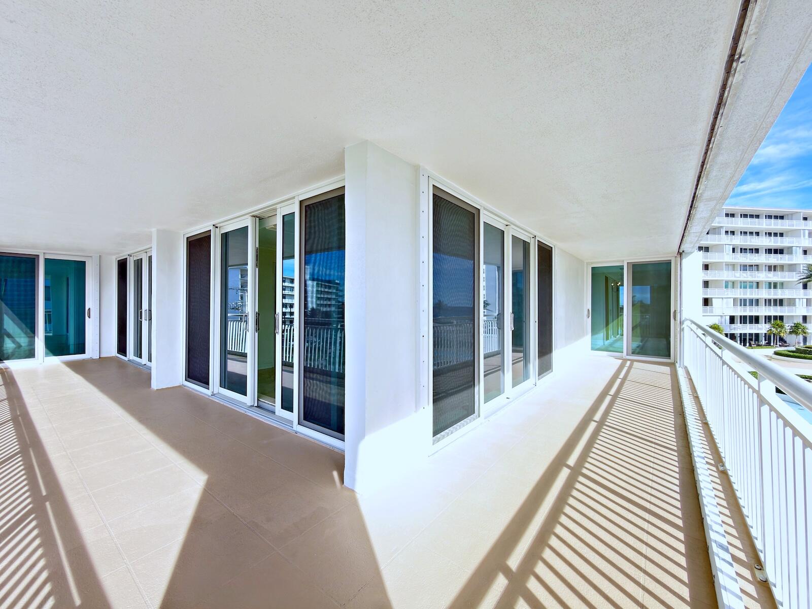 BARCLAY CONDO - Residential