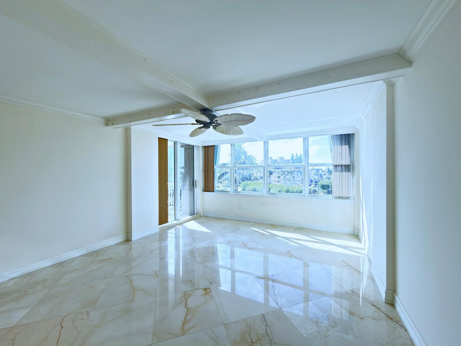 BARCLAY CONDO - Residential