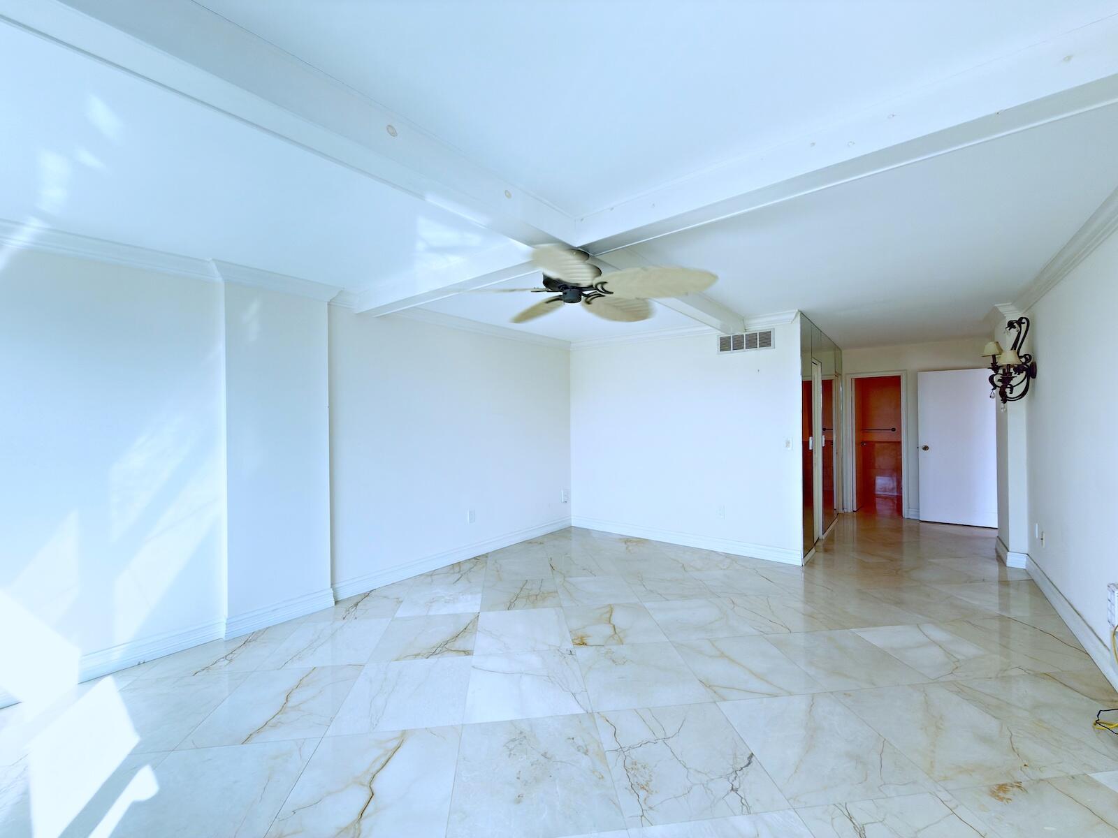BARCLAY CONDO - Residential