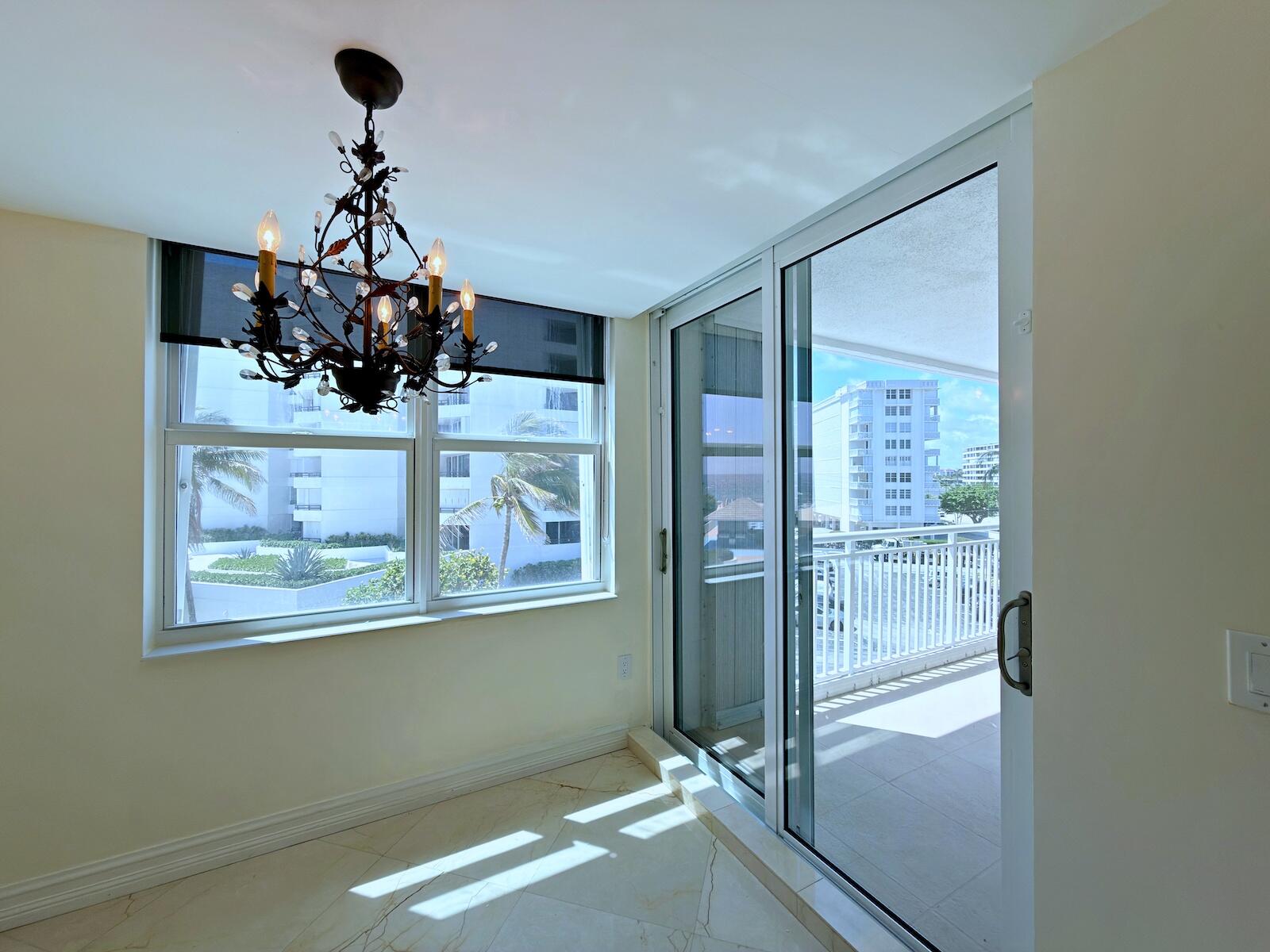 BARCLAY CONDO - Residential
