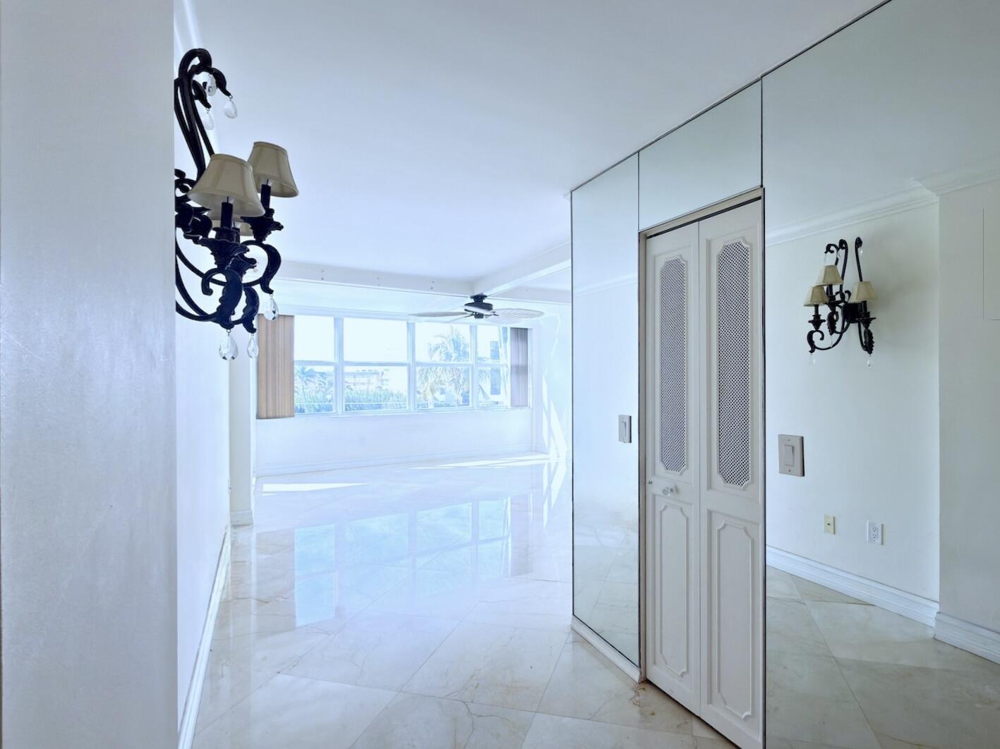BARCLAY CONDO - Residential