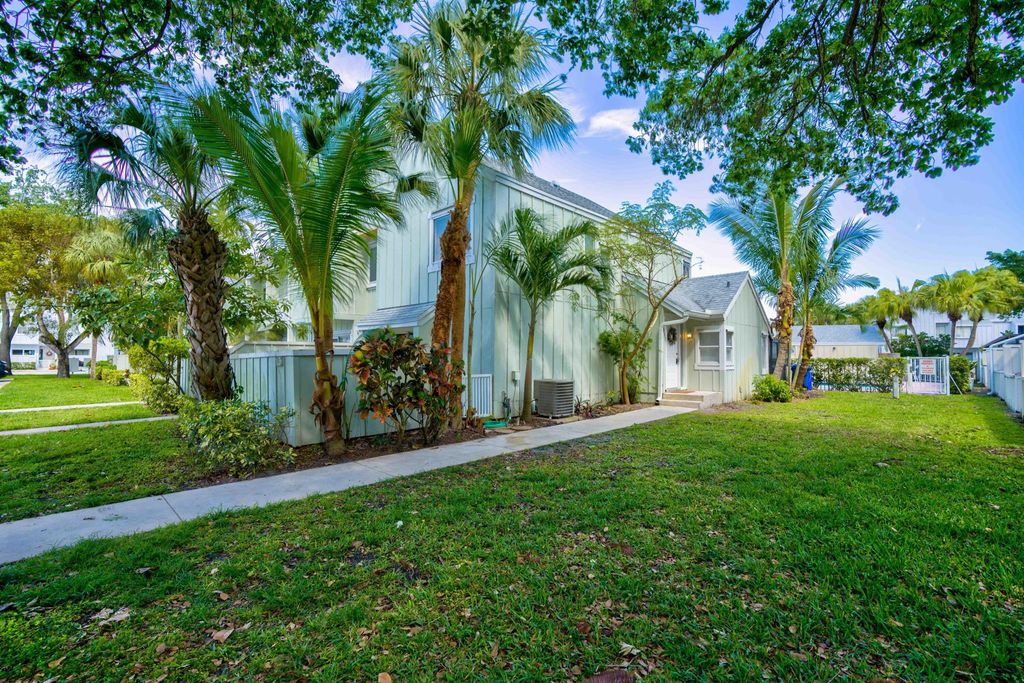 Photo of 6391 Riverwalk Lane #7, Jupiter, FL 33458 (MLS # R10972592)