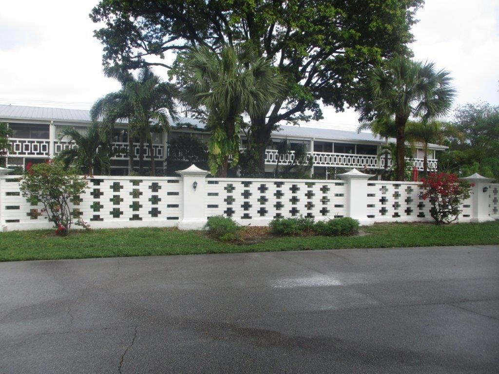 Photo of 91 Willow Road #203, Tequesta, FL 33469 (MLS # R10907763)