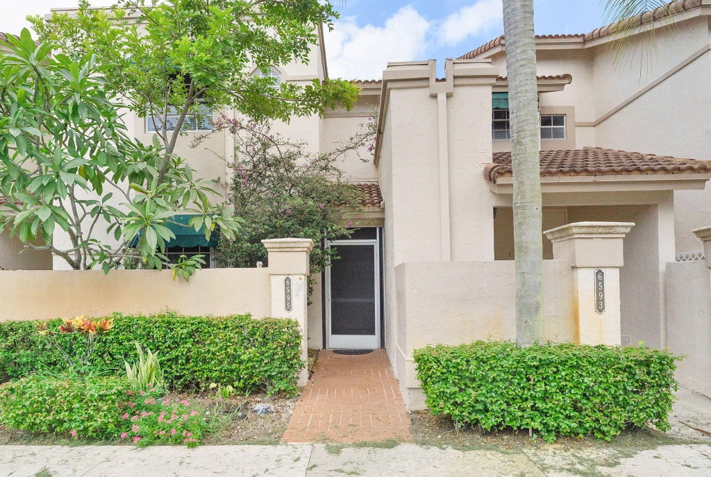 Photo of 6595 VIA REGINA, Boca Raton, FL 33433 (MLS # B26079898)