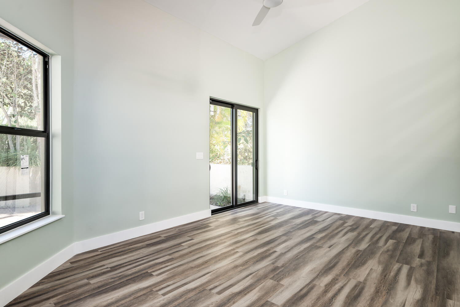 LOS RAYOS DE SOL - Residential Lease