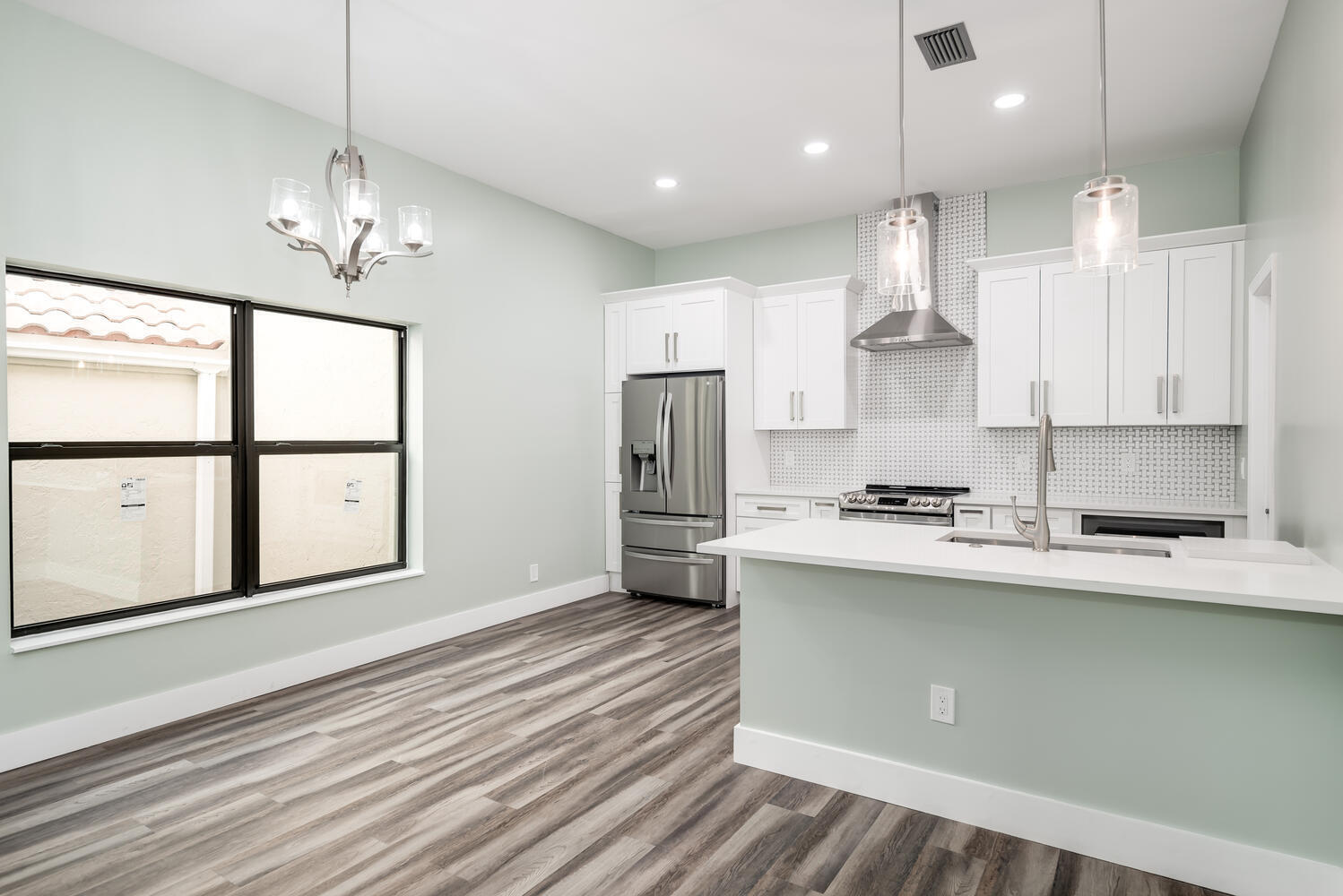 LOS RAYOS DE SOL - Residential Lease