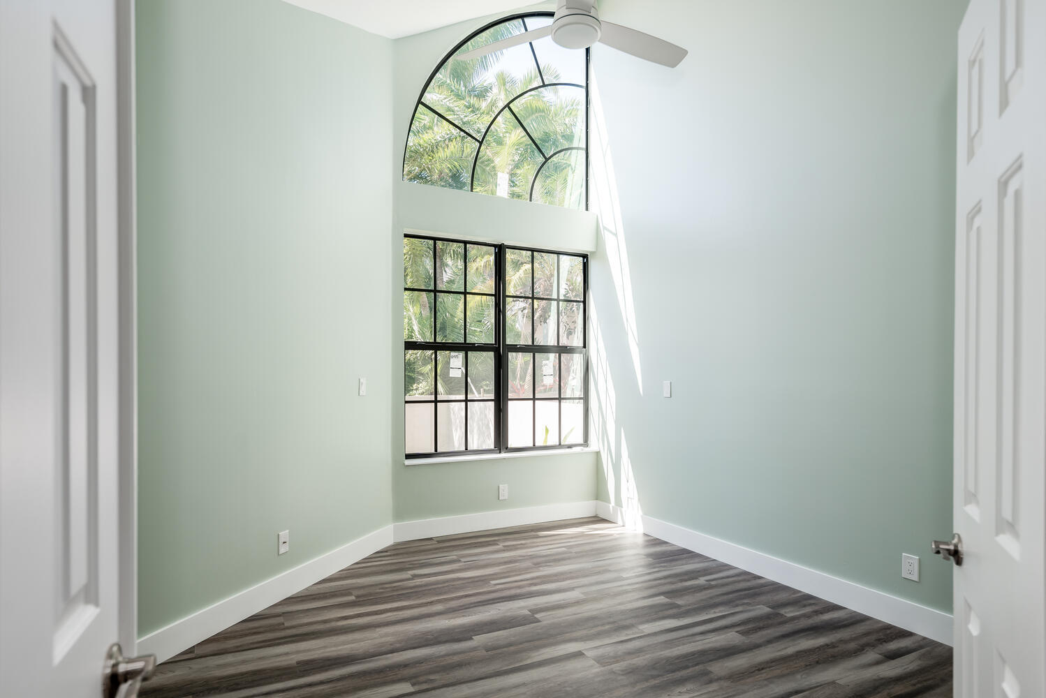 LOS RAYOS DE SOL - Residential Lease