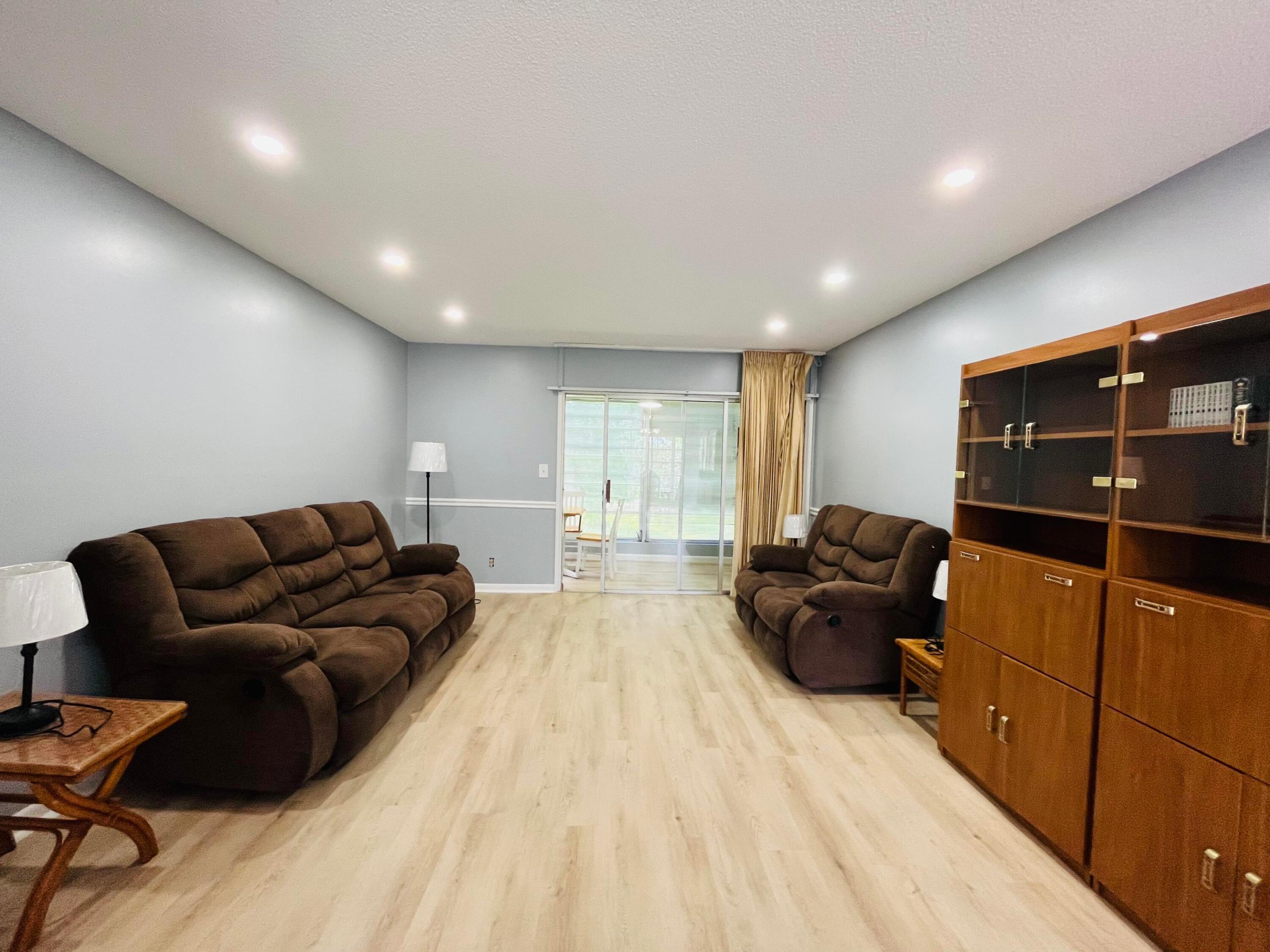 GOLFS EDGE CONDOS A THRU G - Residential