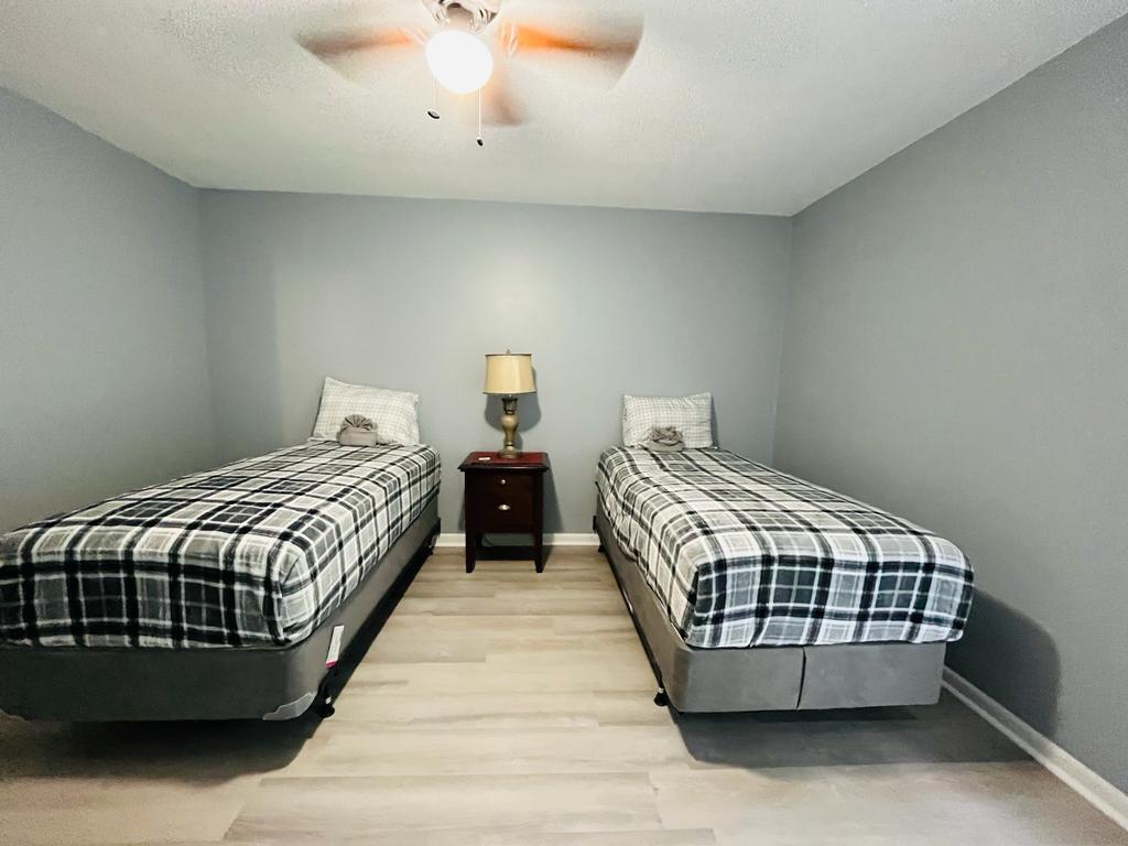 GOLFS EDGE CONDOS A THRU G - Residential