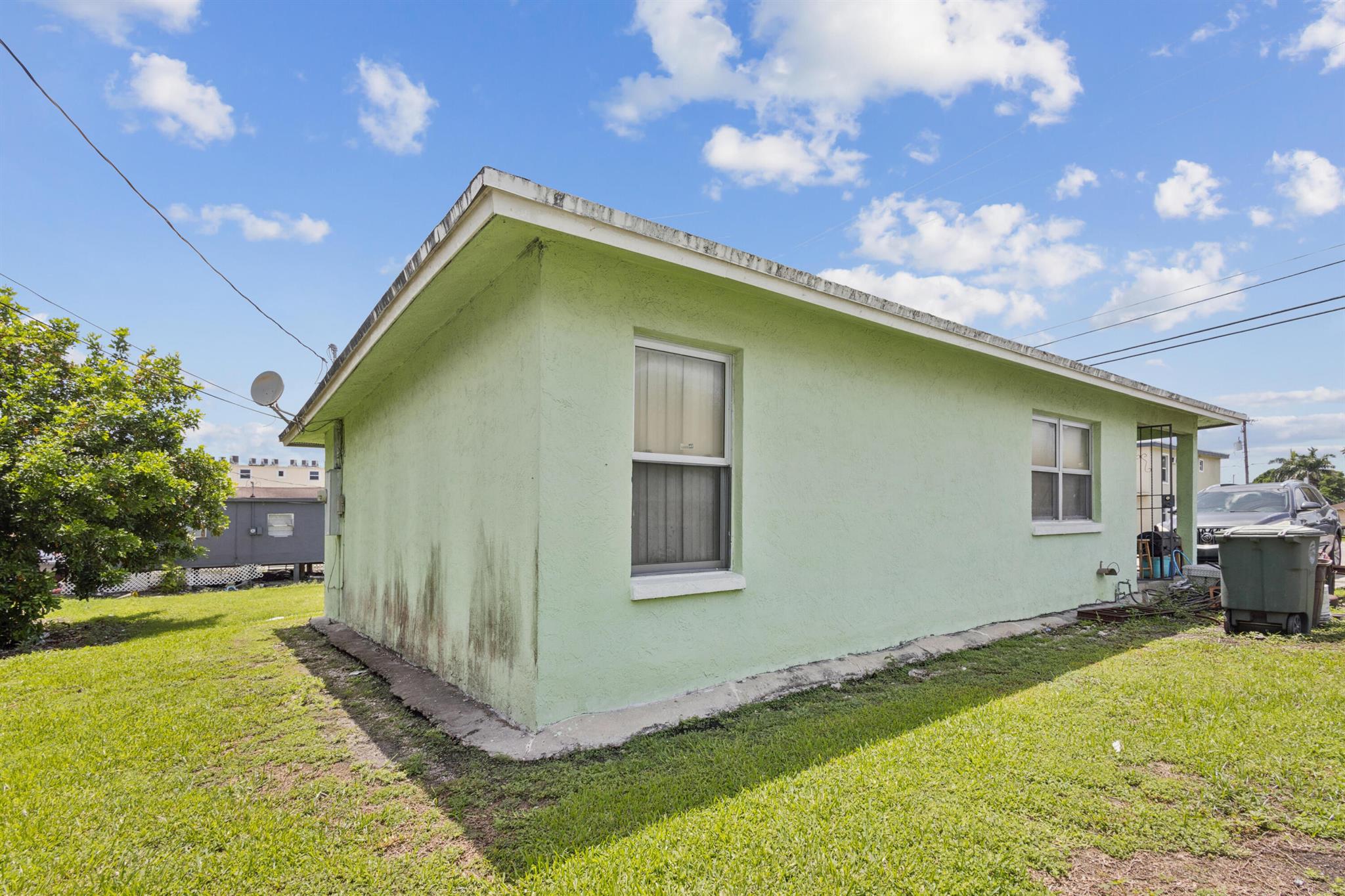 825 Dr Martin Luther King Jr Boulevard W