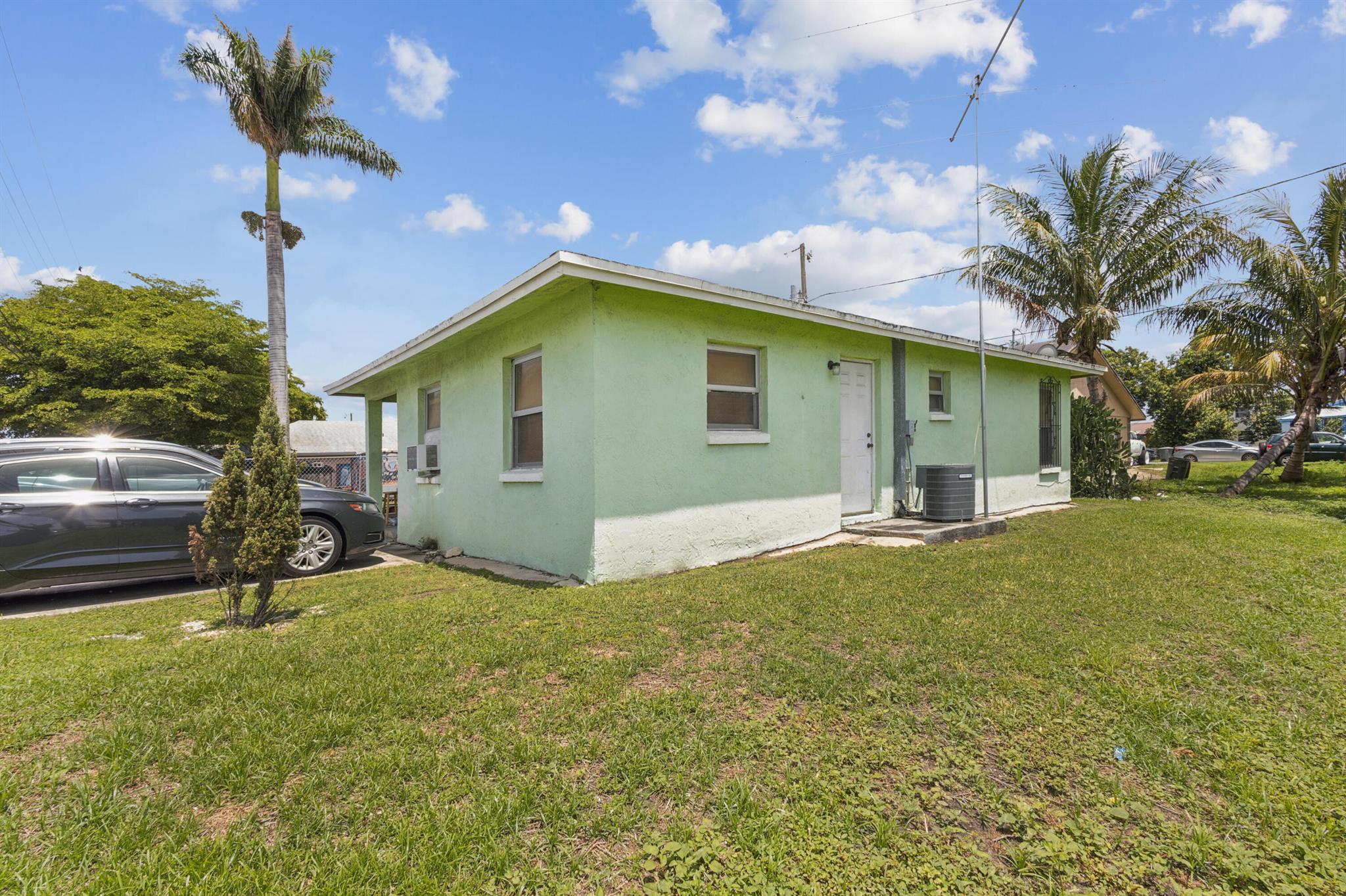 825 Dr Martin Luther King Jr Boulevard W