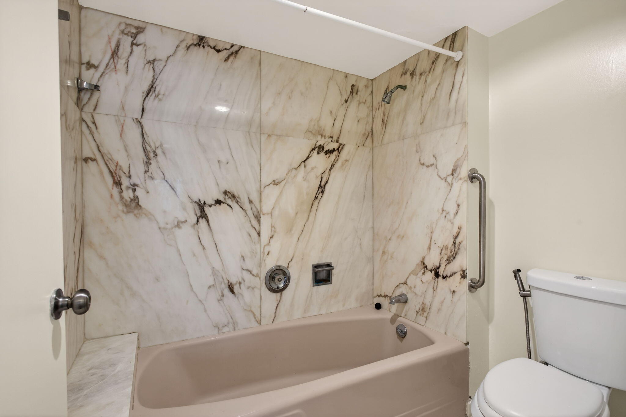 MAYA MARCA CONDO - Residential