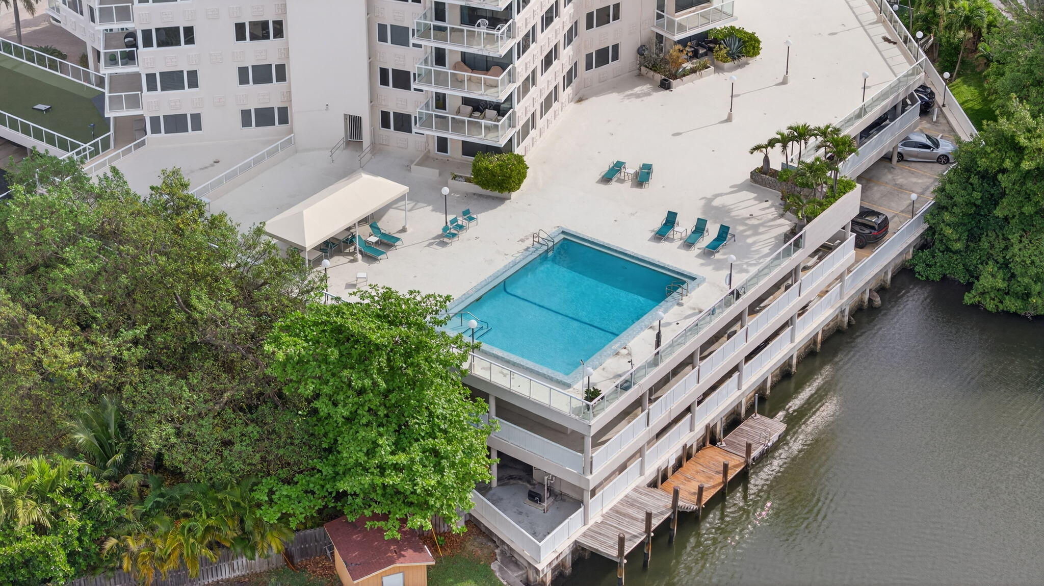 MAYA MARCA CONDO - Residential