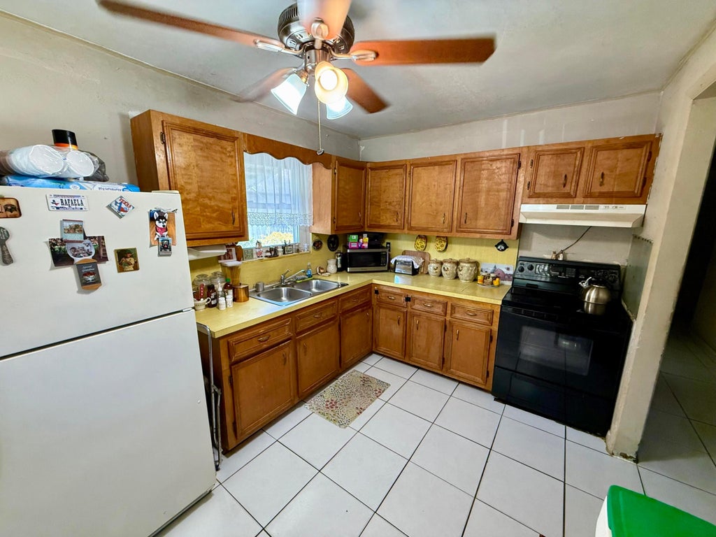 Photo of 3520 Suncrest Road, Lake Worth, FL 33467 (MLS # R11088264)
