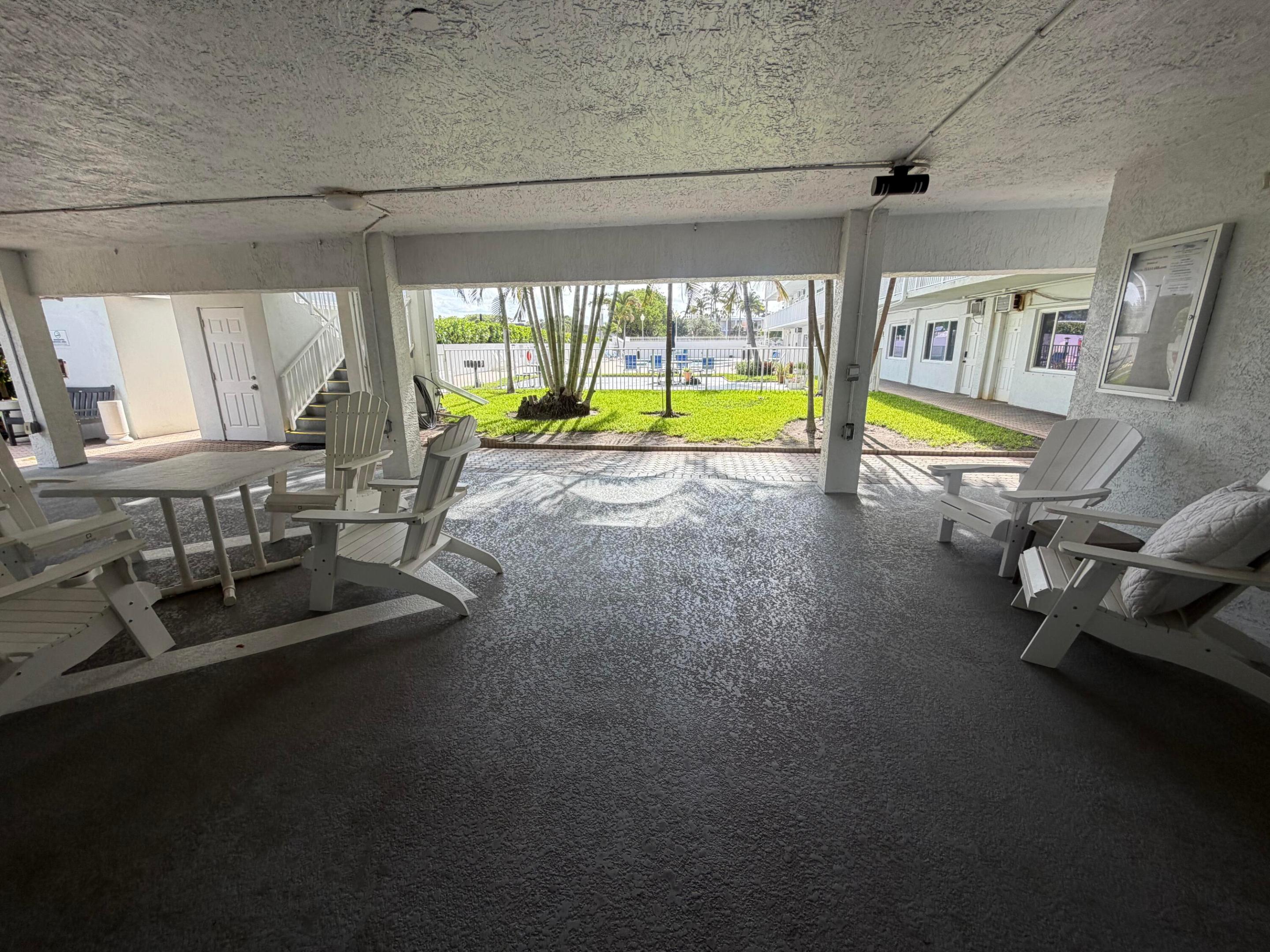 INTERNATIONAL STUDIO APT CONDO - Residential