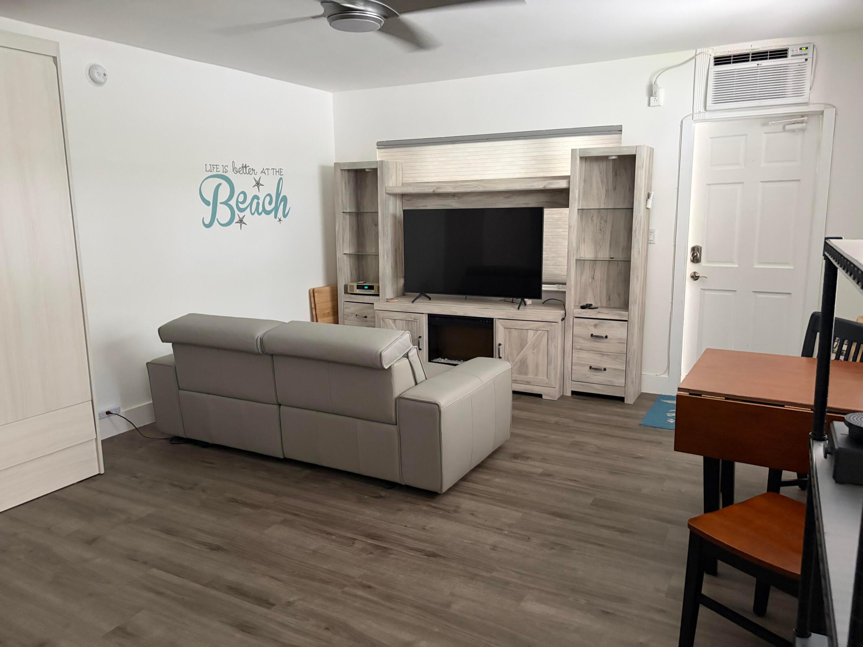 1480 S Ocean Boulevard 111, Lauderdale By The Sea, FL, 33062/$345,000 4 1480 S Ocean Boulevard 111