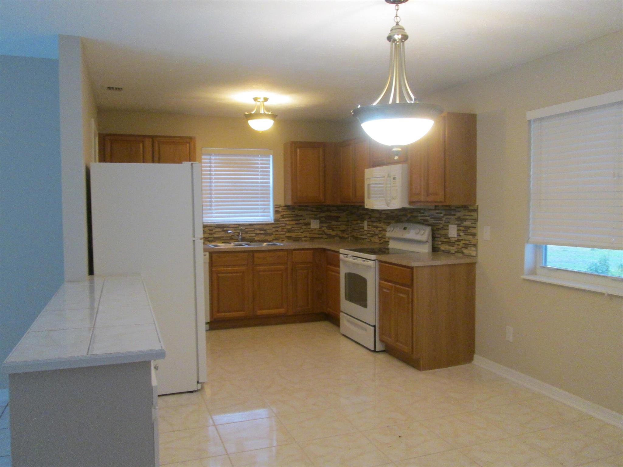 MODEL LAND CO - Residential Lease