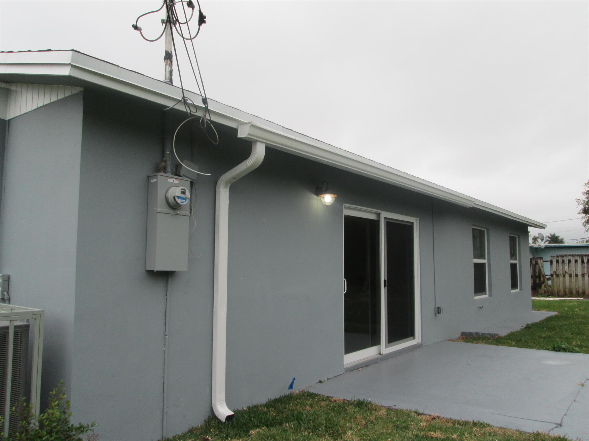 MODEL LAND CO - Residential Lease