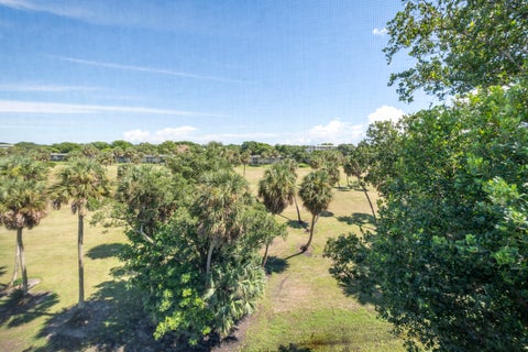Tiny photo for 806 Cypress Grove Lane #511, Pompano Beach, FL 33069 (MLS # B26085486)