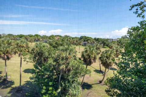 Tiny photo for 806 Cypress Grove Lane #511, Pompano Beach, FL 33069 (MLS # B26085486)