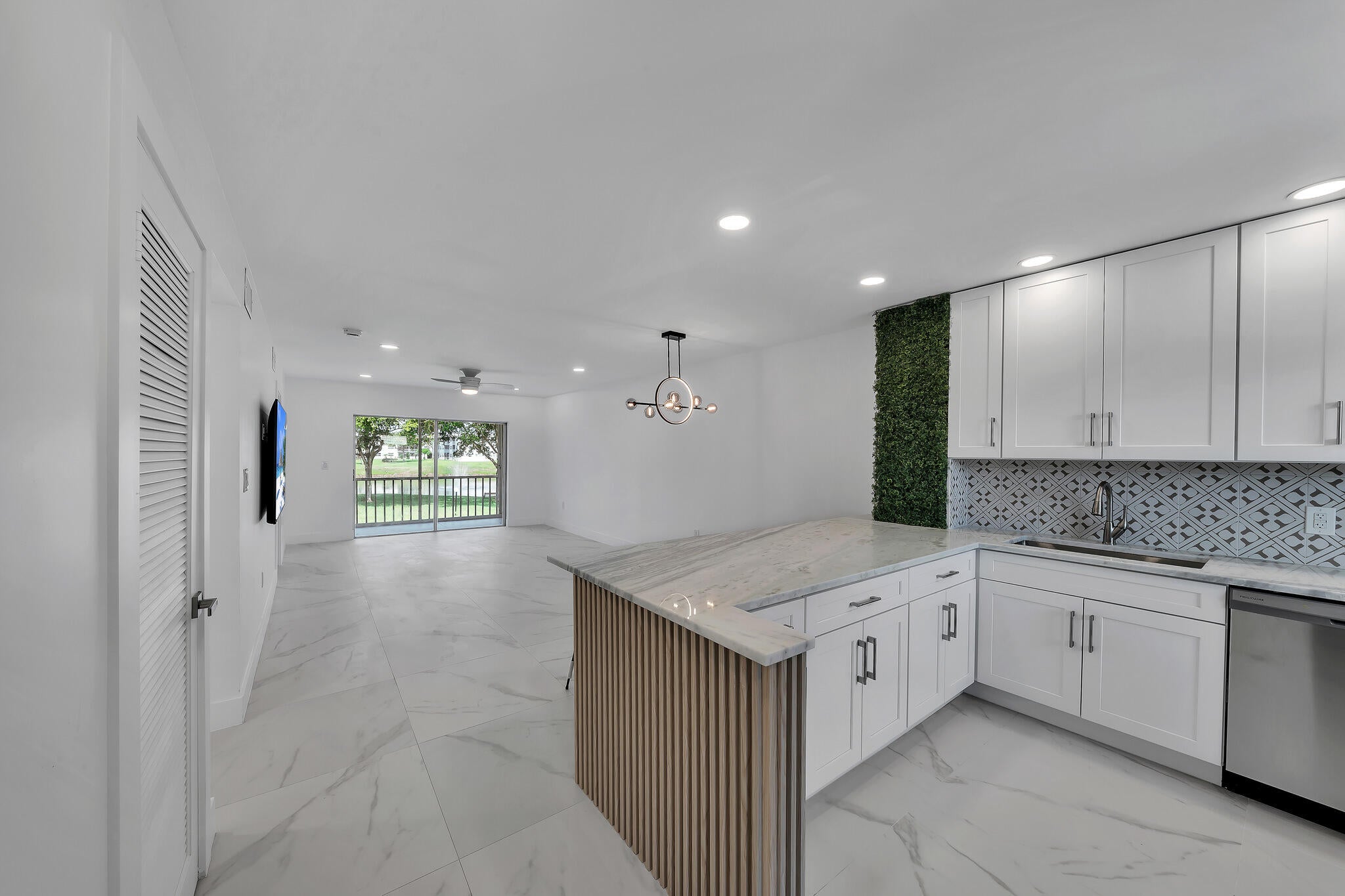 9818 Marina Boulevard 1225