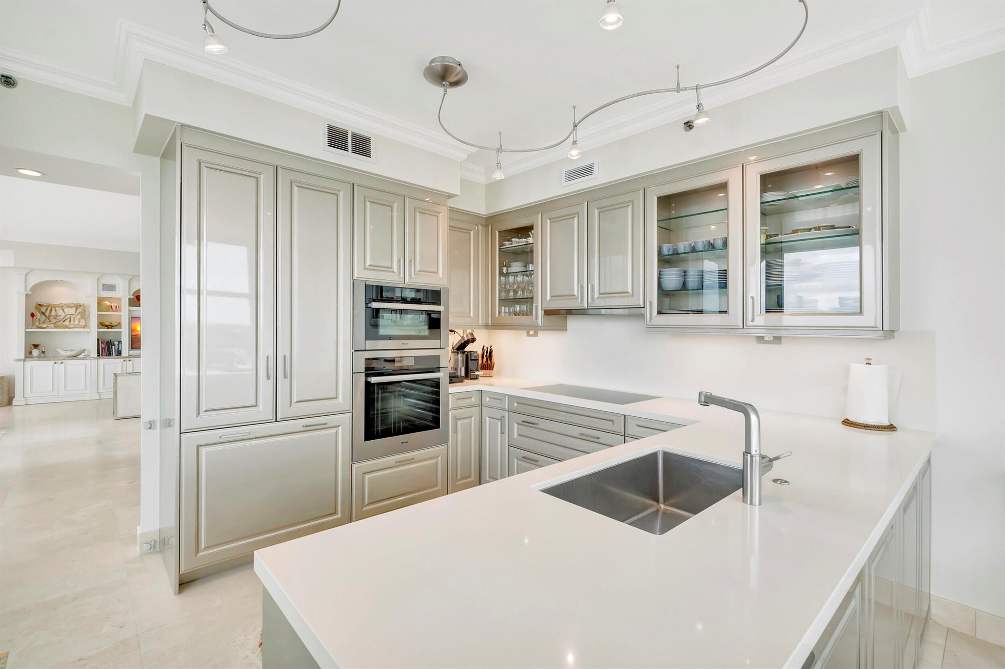 TOSCANA SOUTH TOWER III - Residential