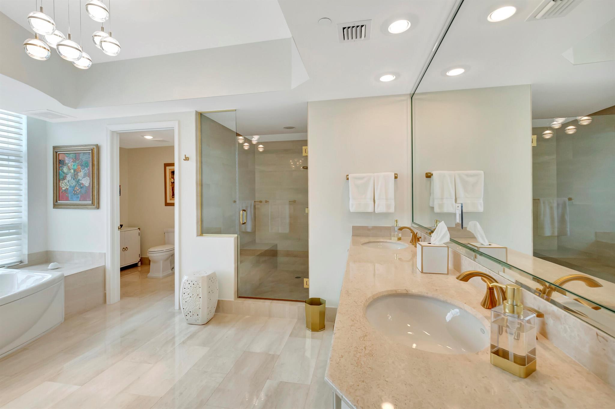 TOSCANA SOUTH TOWER III - Residential