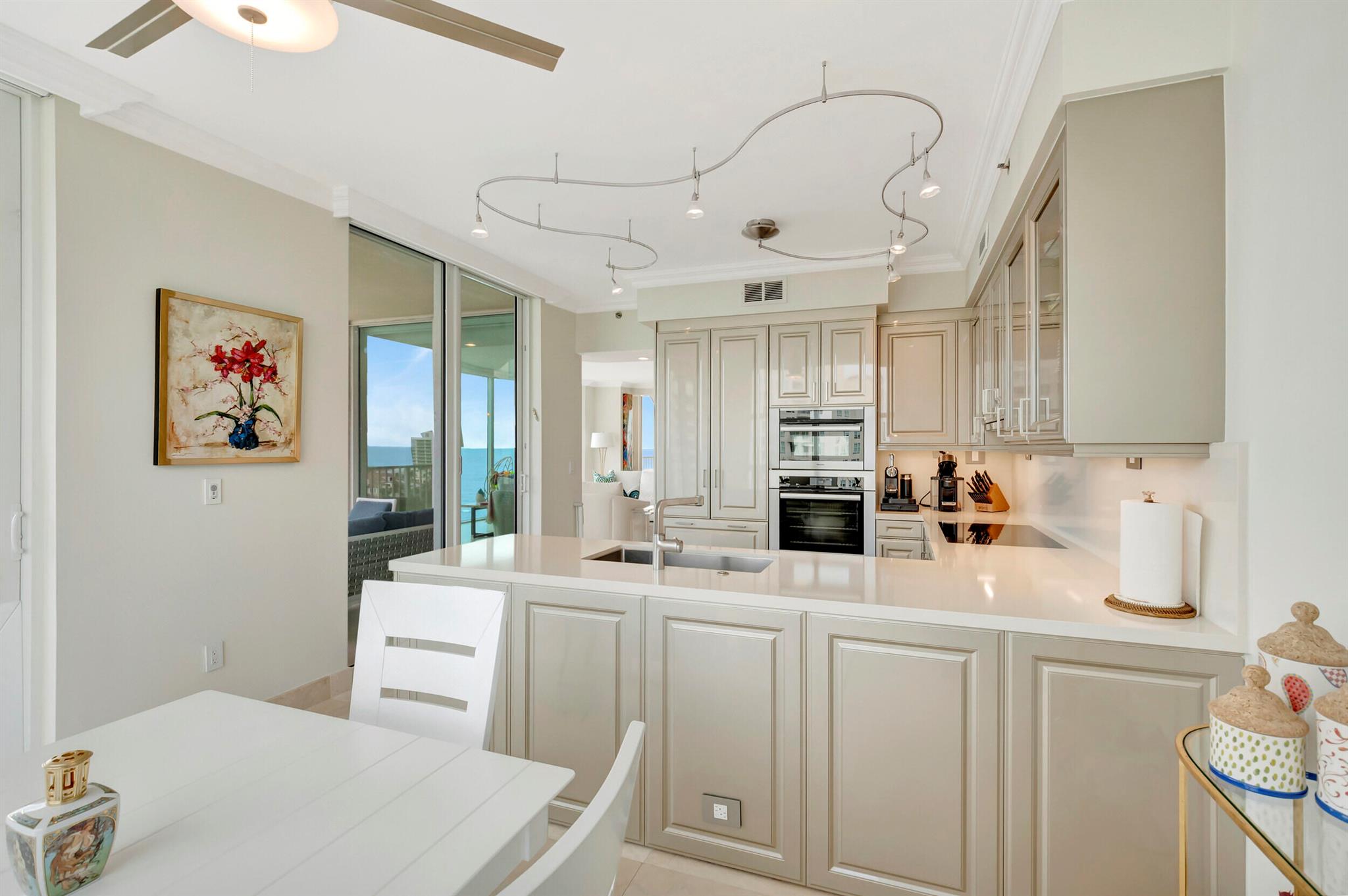 TOSCANA SOUTH TOWER III - Residential