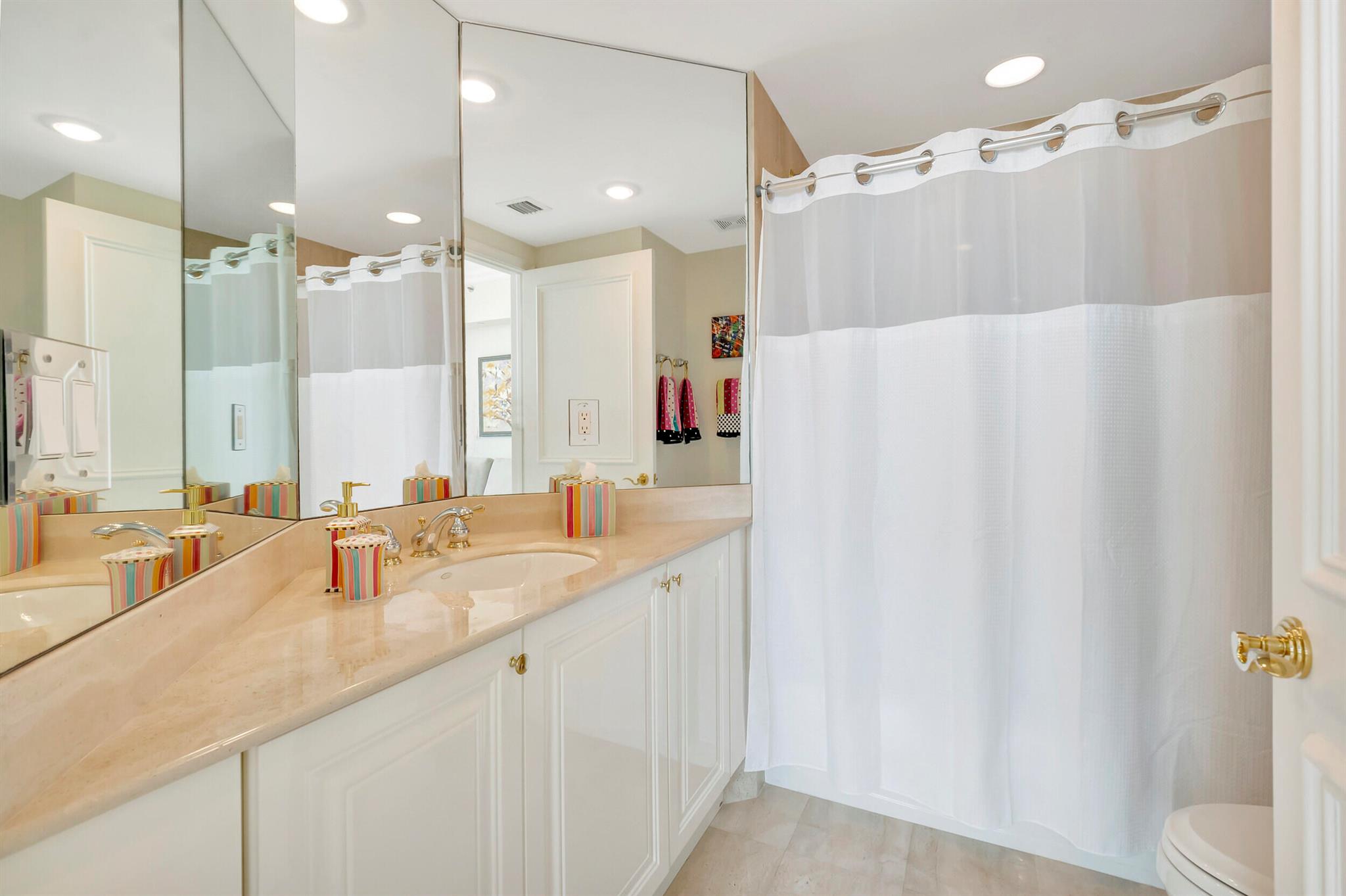 TOSCANA SOUTH TOWER III - Residential