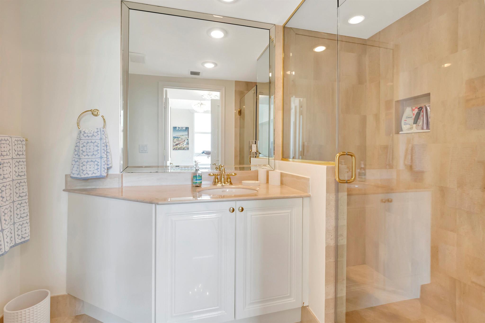 TOSCANA SOUTH TOWER III - Residential