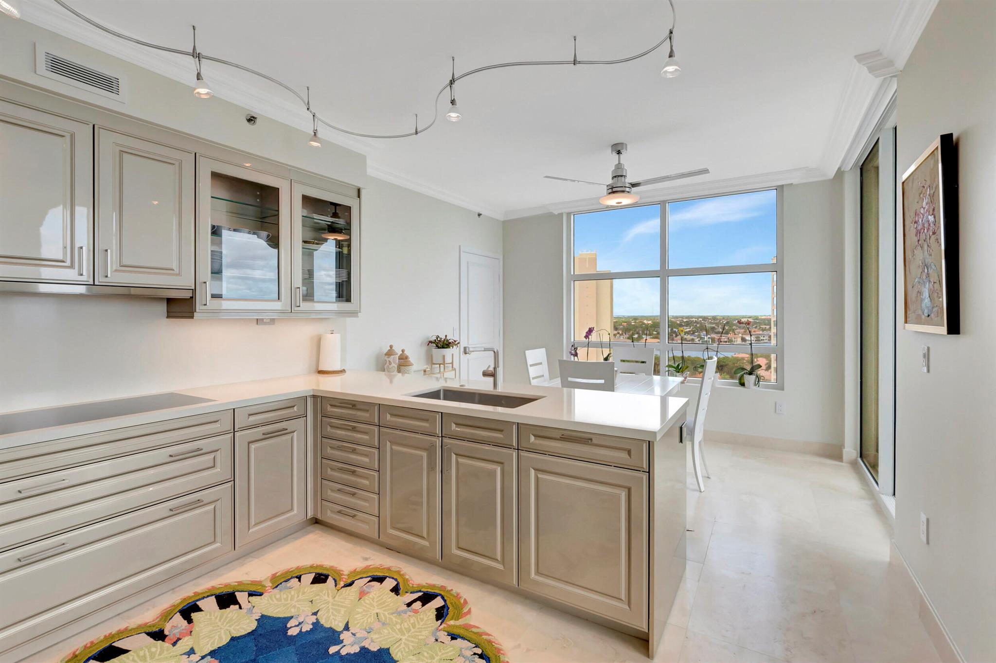 TOSCANA SOUTH TOWER III - Residential