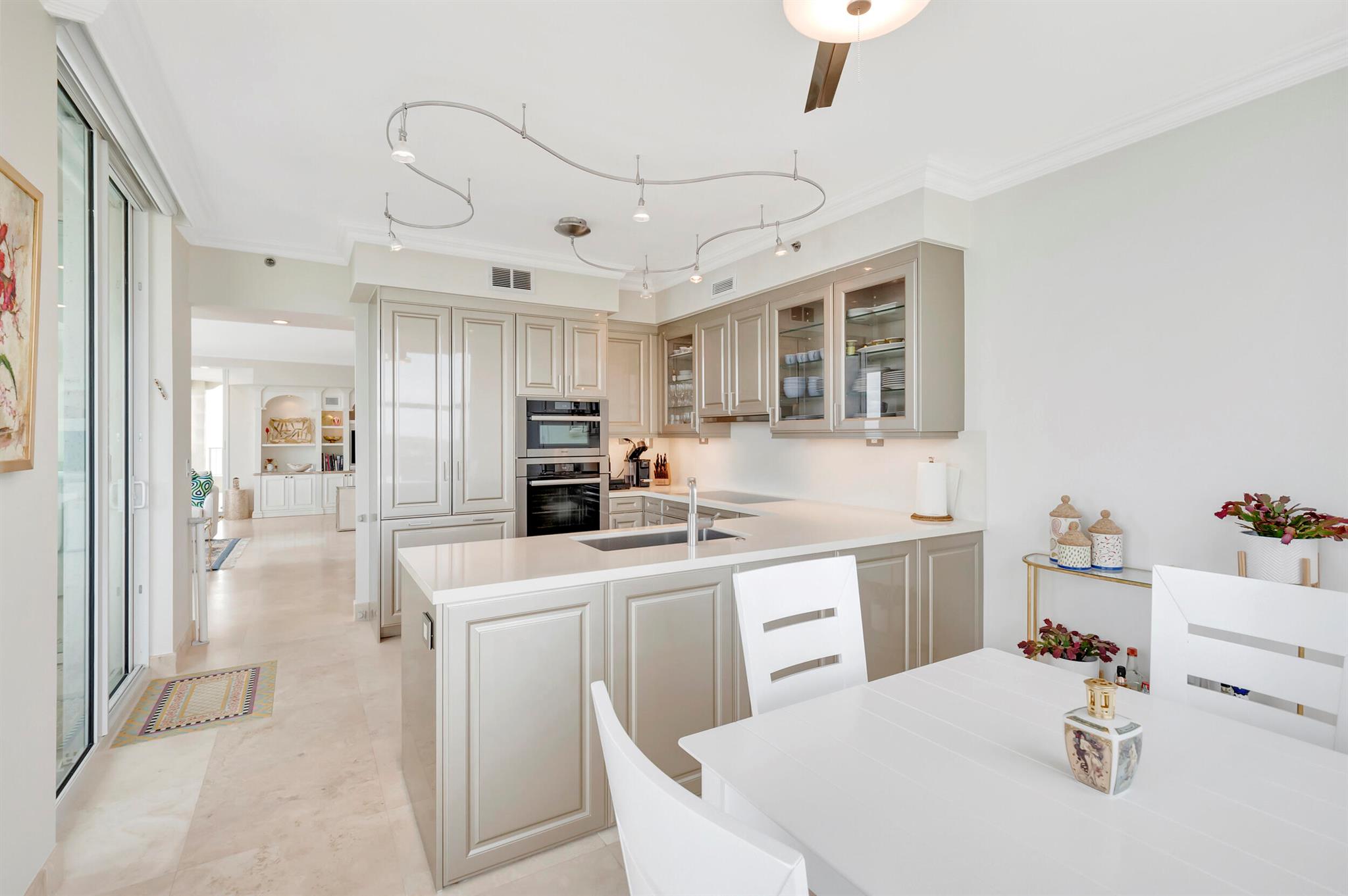 TOSCANA SOUTH TOWER III - Residential