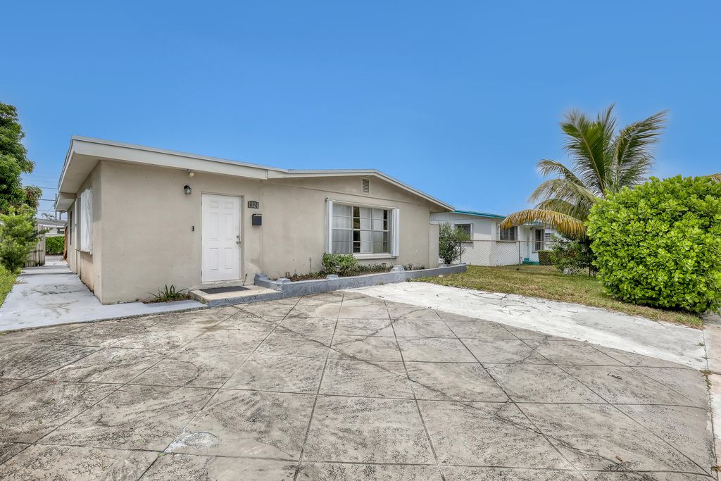 Photo of 1324 7th Street, West Palm Beach, FL 33401 (MLS # R11007005)