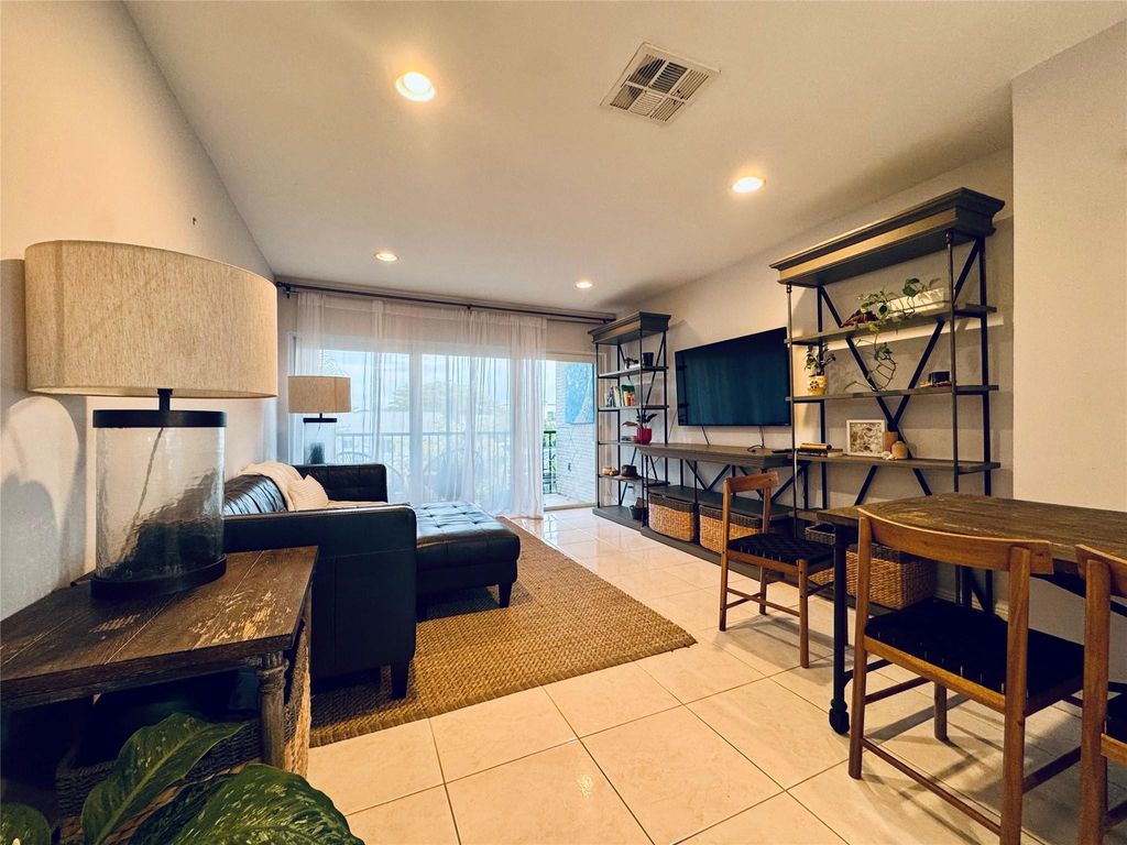 Photo of 2801 NE 33rd Court #206, Fort Lauderdale, FL 33306 (MLS # F10528320)