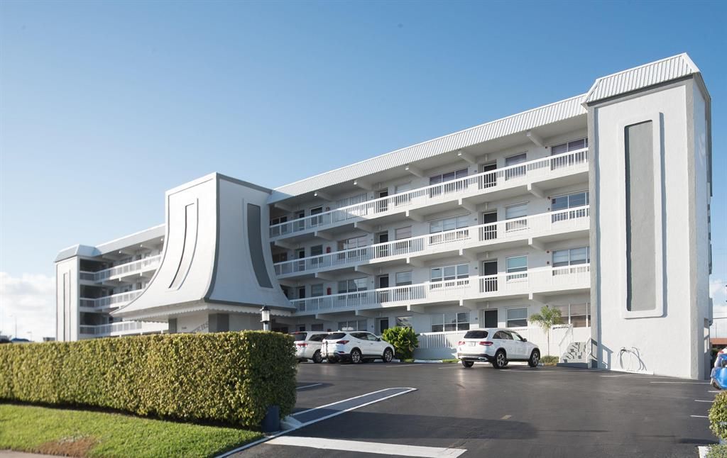 Photo of 155 Yacht Club Drive #304, North Palm Beach, FL 33408 (MLS # R10706921)