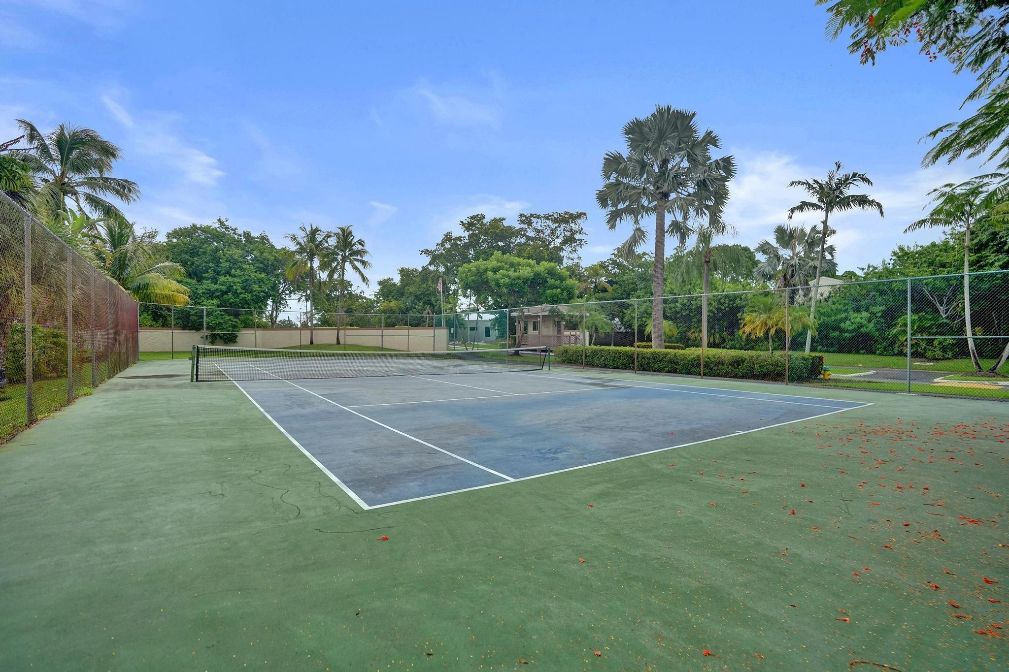 WOODLAKE SHORES - Residential