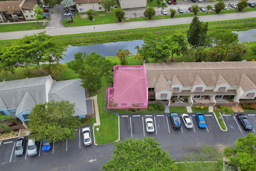 RARE OPPORTUNITY: Lakeside Villa with Space, Style & Resort Living!
Step into this 2BR/2BA, 1,415 SF villa where soaring ceilings, sunlit interiors, and wood-look floors create an inviting open flow. The sleek white kitchen with stainless appliances connects seamlessly to dining and living, while a flexible Florida room adds space for work or play. Retreat to the primary suite with walk-in closet and private stone-look tile shower, or unwind on your private fenced patio framed by lush greenery. Enjoy community amenities—resort-style pool, hot tub, and lakefront paths—all just minutes from shopping, dining, and major highways. Rarely available, highly desirable—act quickly before it’s gone!