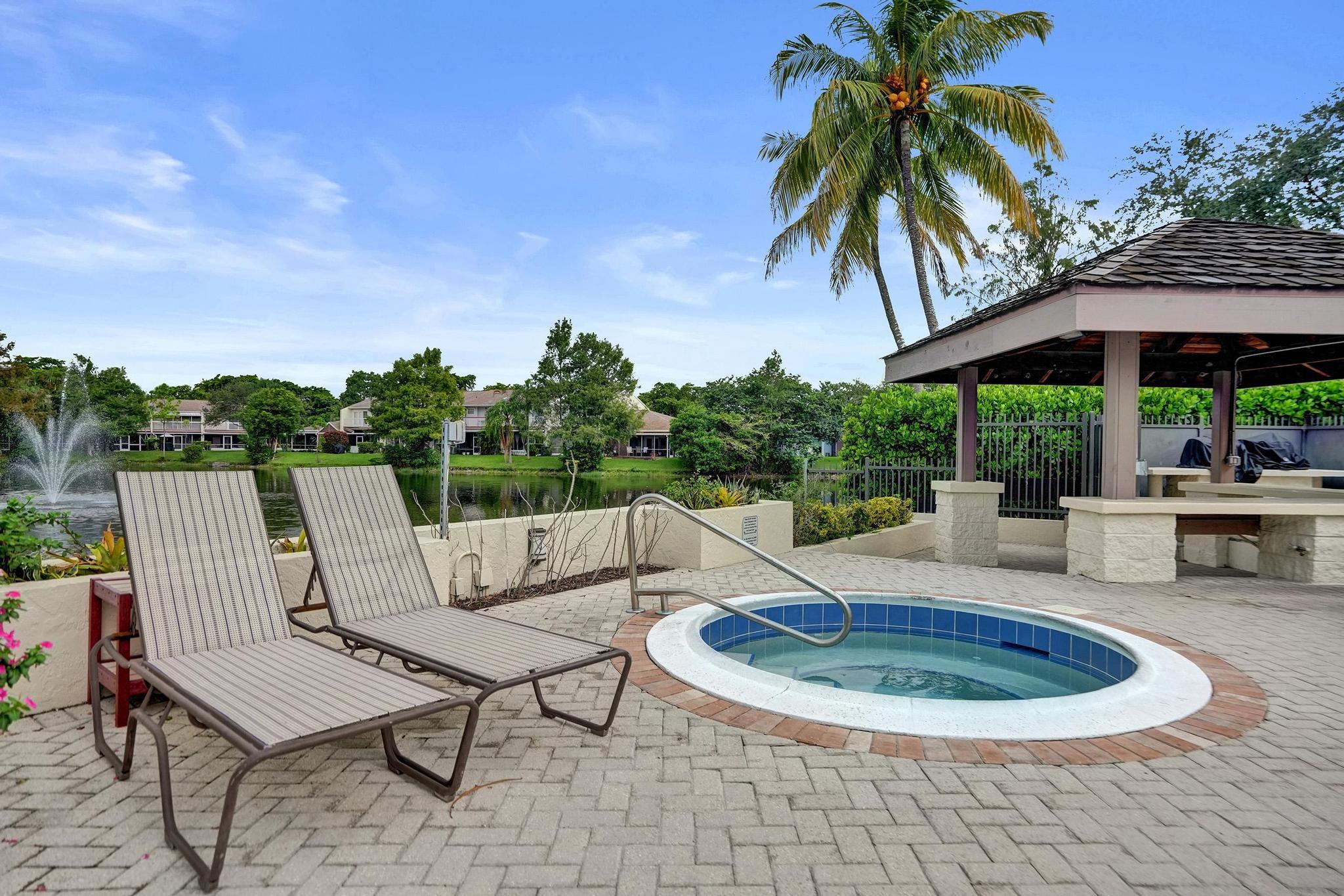 WOODLAKE SHORES - Residential