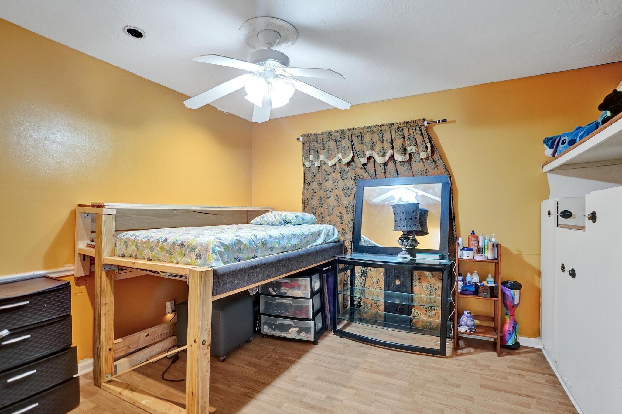 WOODLAKE SHORES - Residential