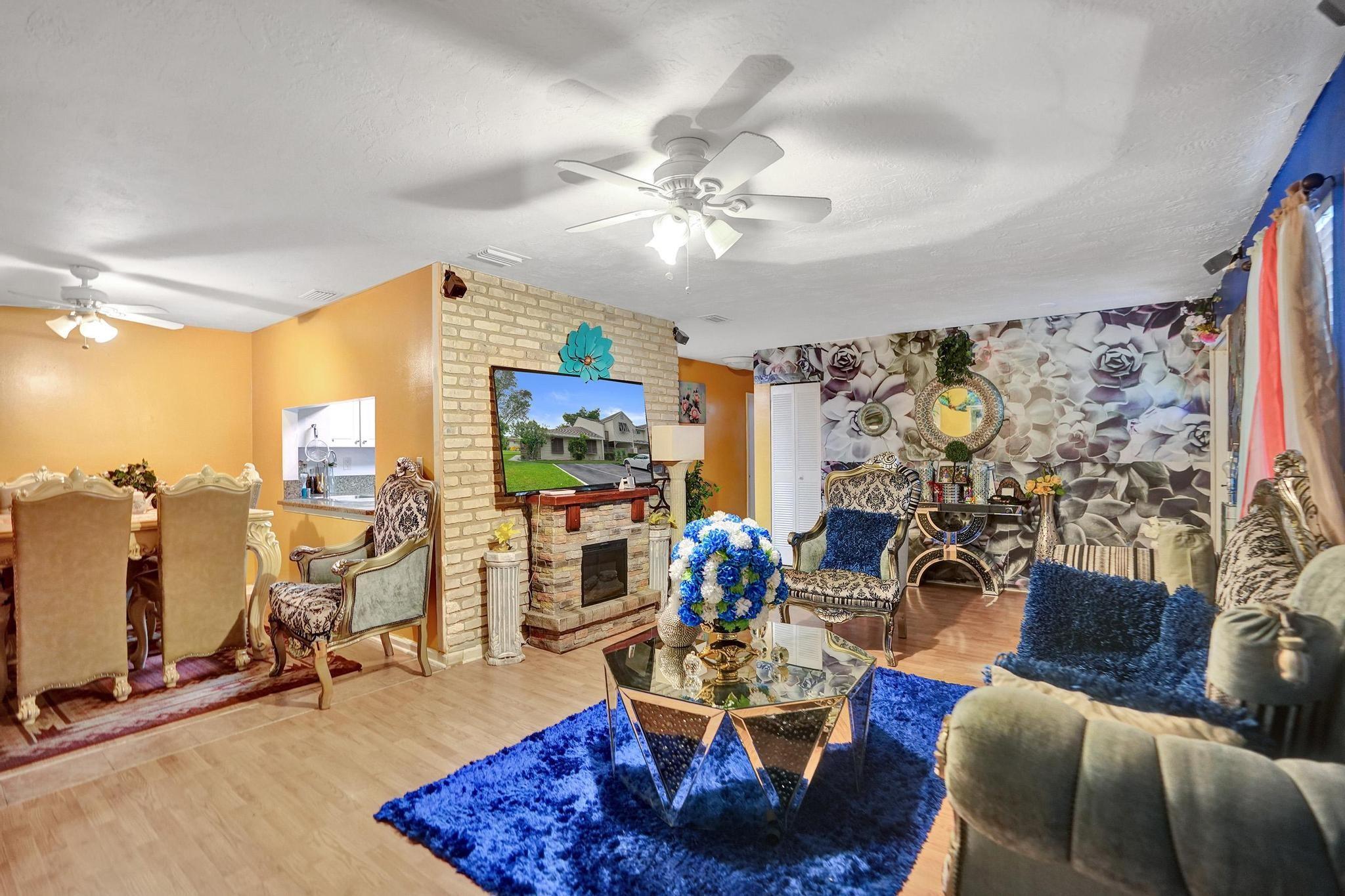 WOODLAKE SHORES - Residential