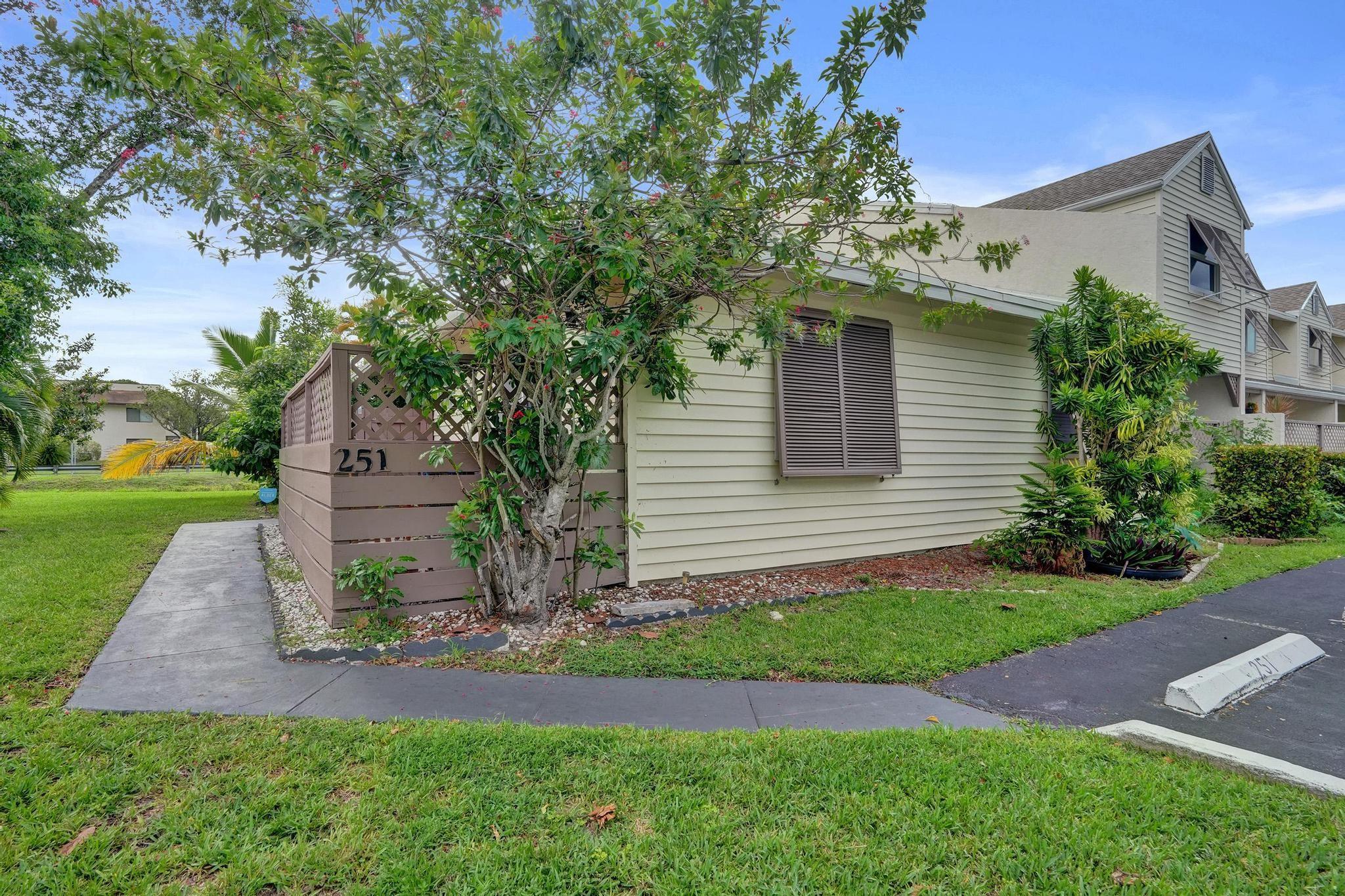 WOODLAKE SHORES - Residential