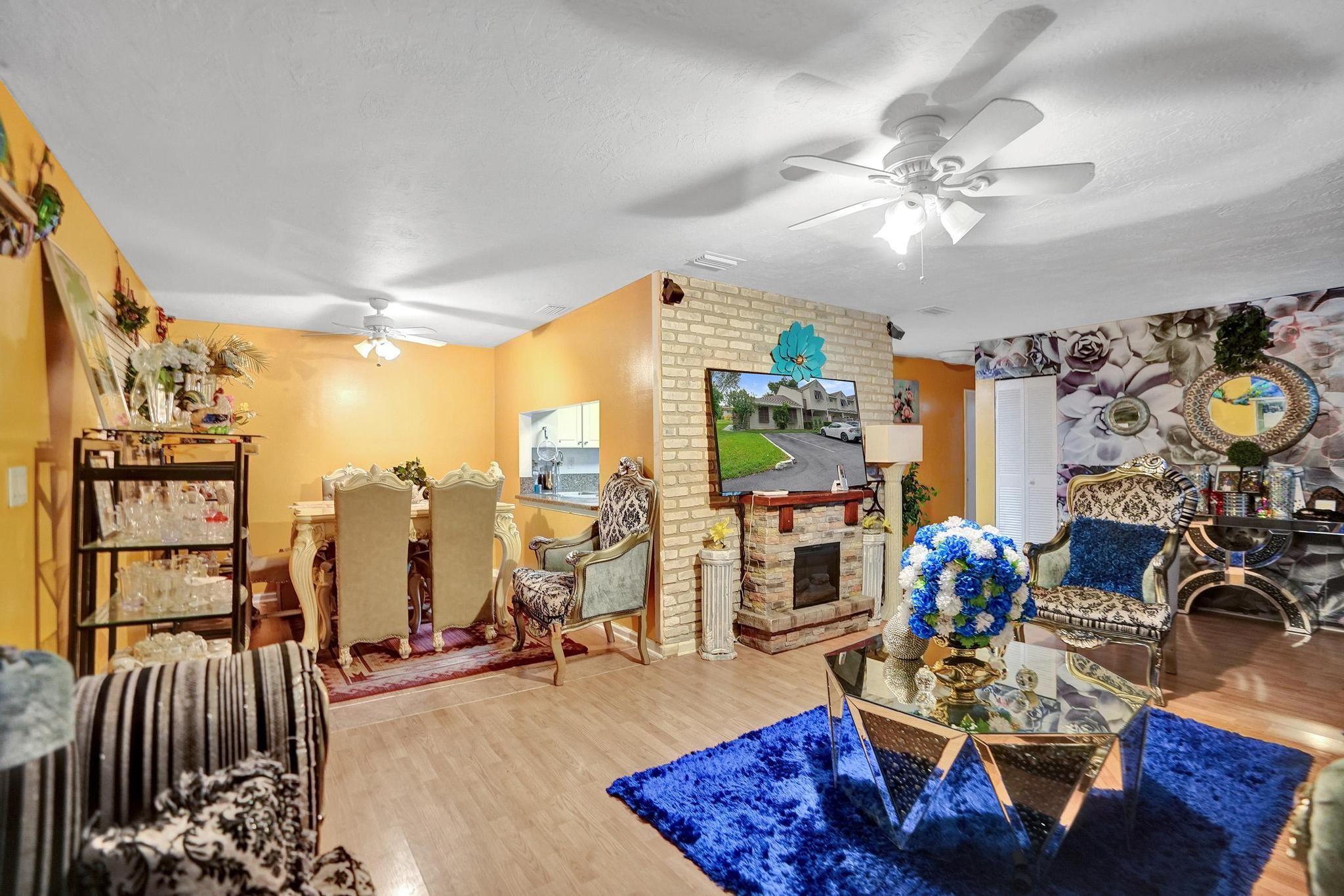 WOODLAKE SHORES - Residential