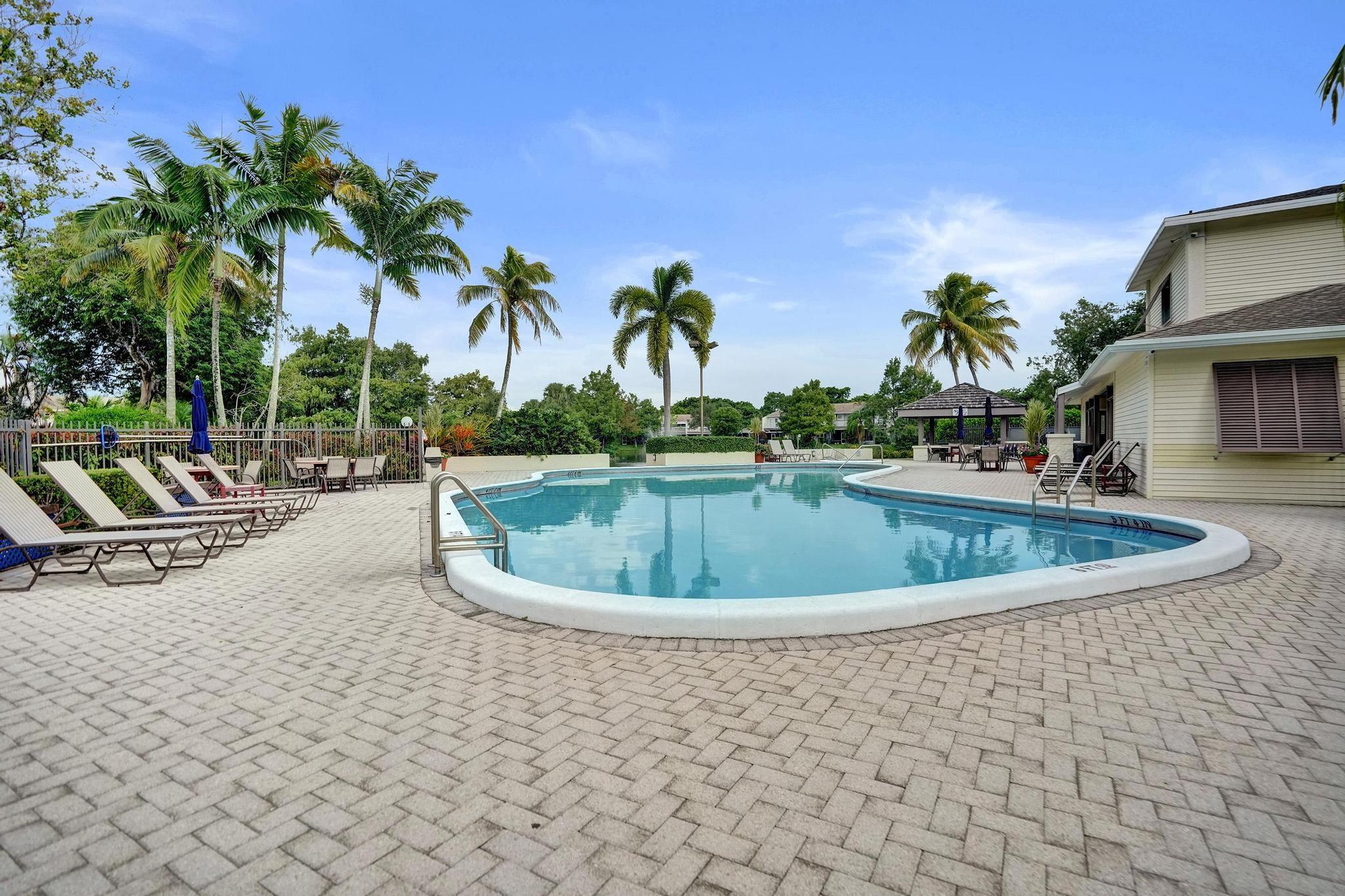 WOODLAKE SHORES - Residential