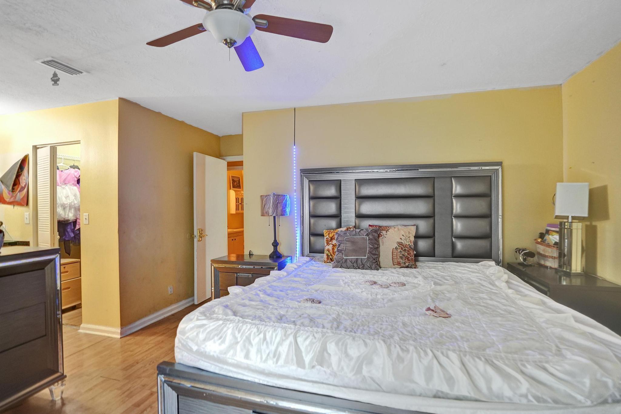 WOODLAKE SHORES - Residential