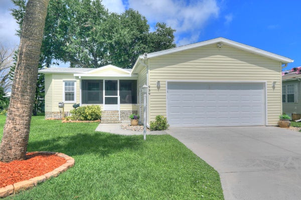 939 PECAN CIR, SEBASTIAN, FL 32976 - Image 514da26eedc64b499efbe1b839b8df76/143980911