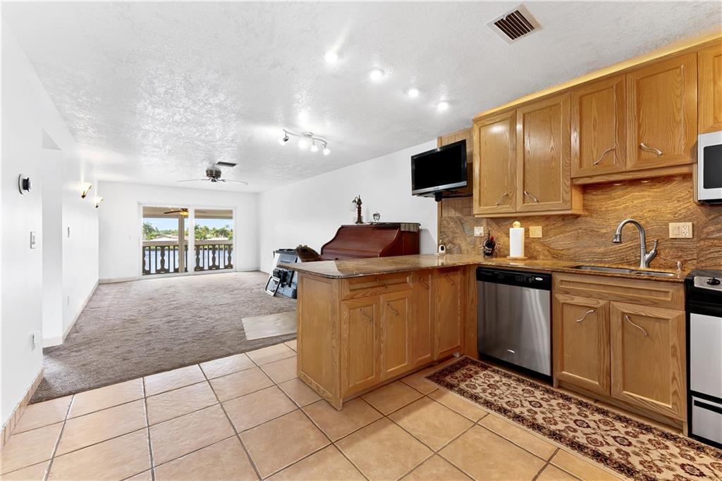 700 Pine Drive 303