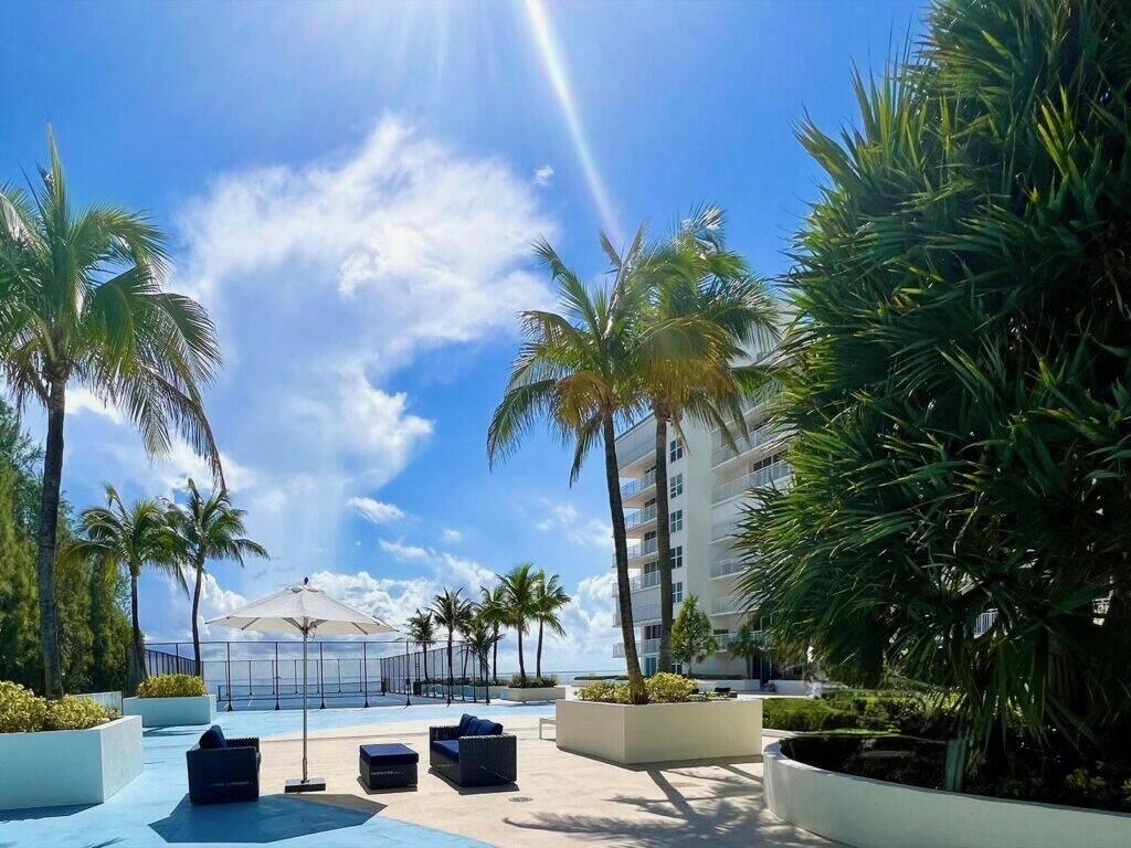 BARCLAY CONDO - Residential Lease