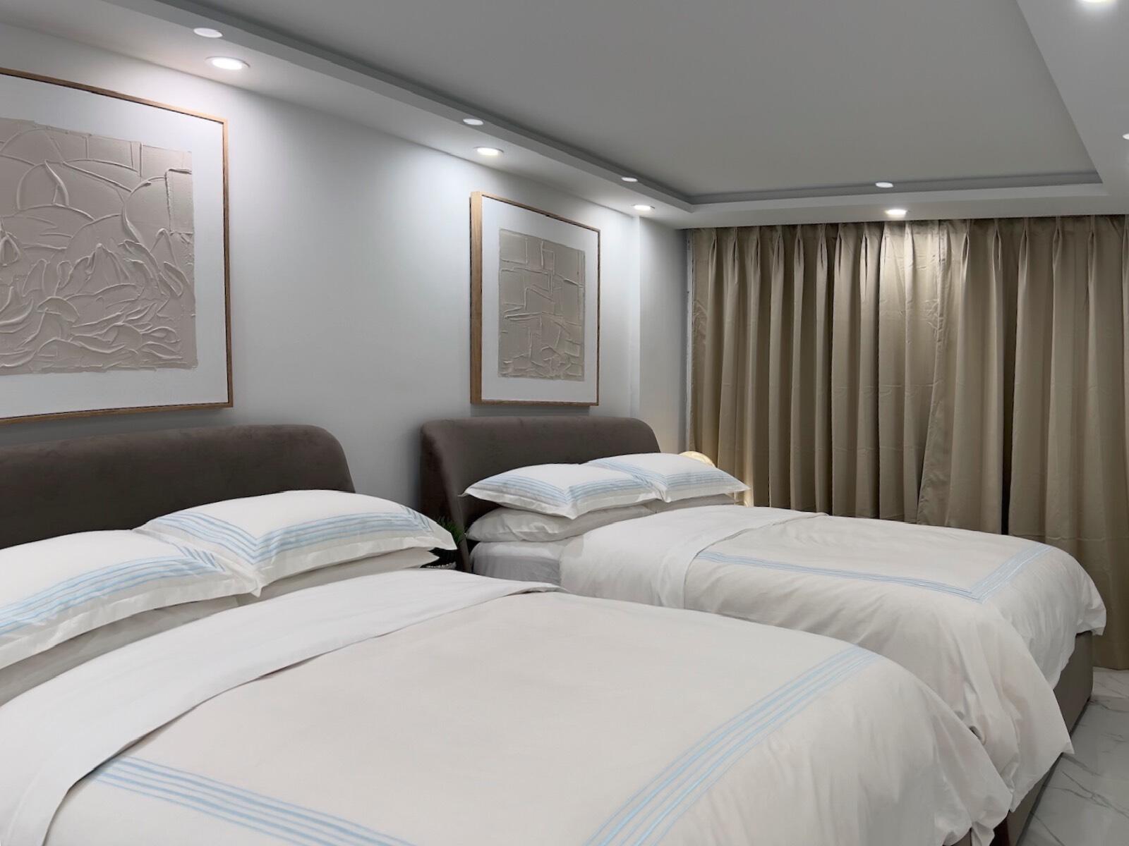 BARCLAY CONDO - Residential Lease